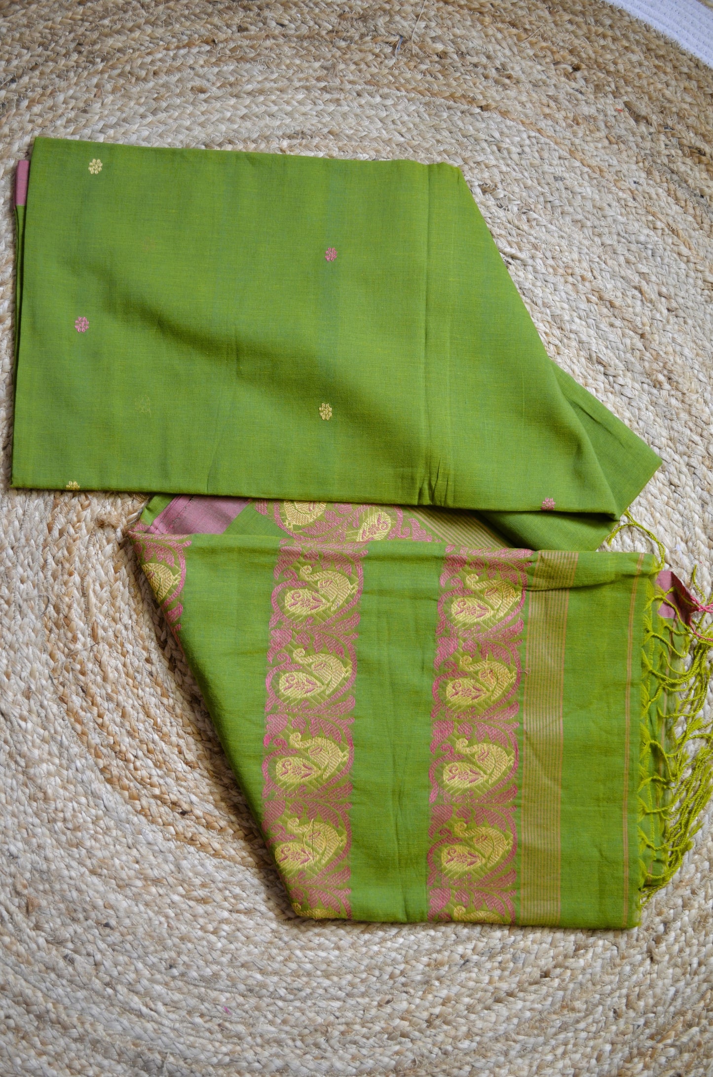 Mehndi Buttery Mul Cotton Bengal Muslin Handloom Saree