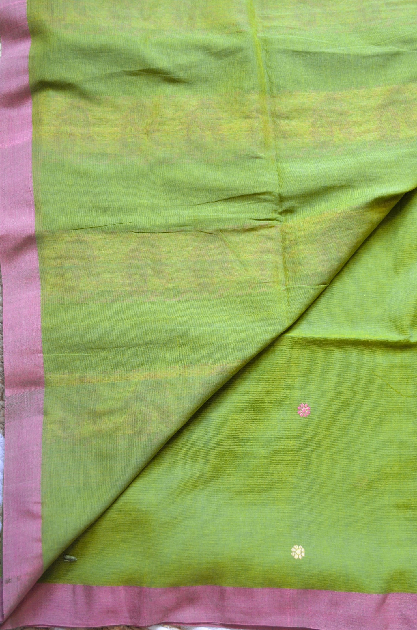 Mehndi Buttery Mul Cotton Bengal Muslin Handloom Saree