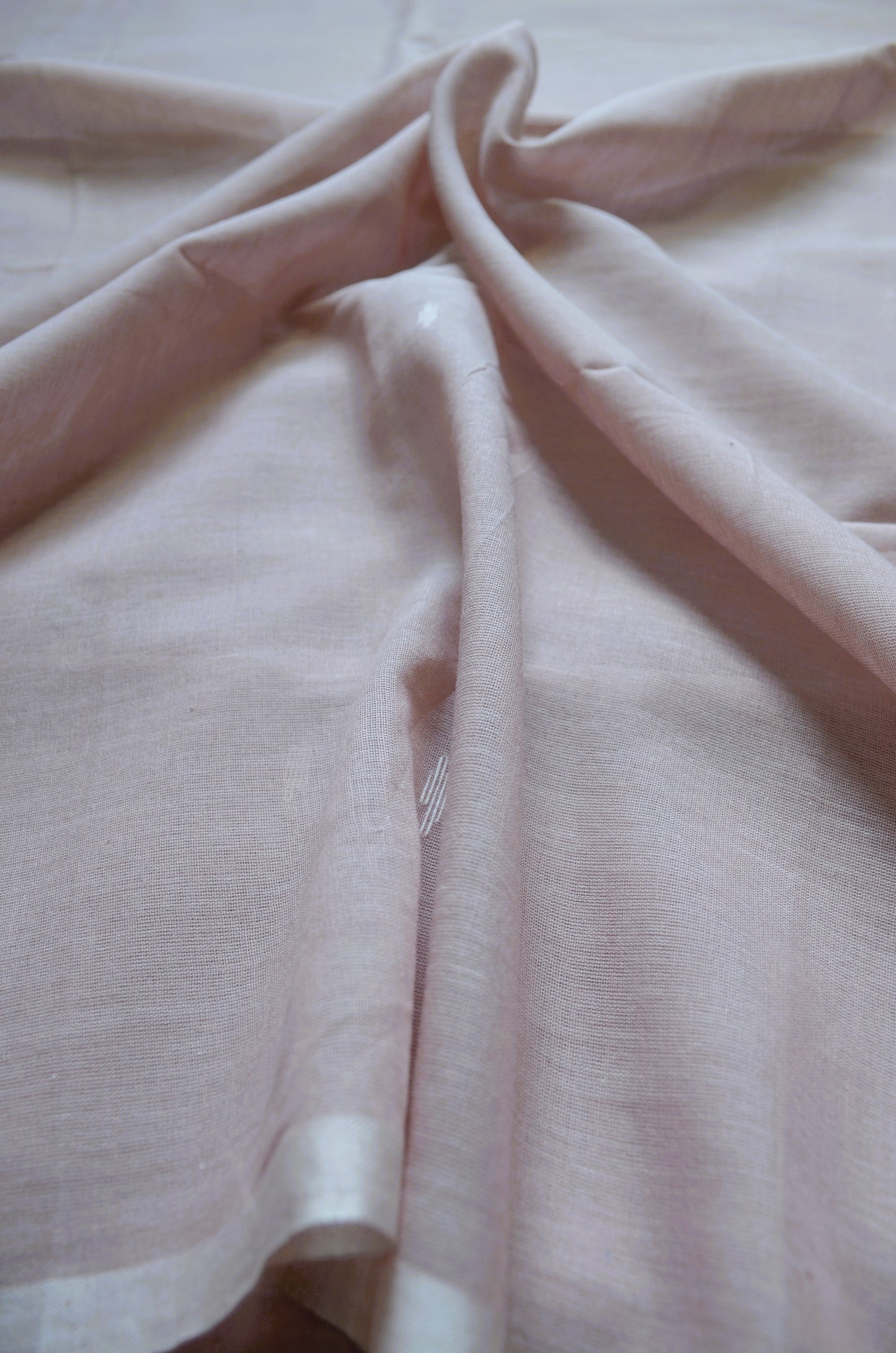 Peach Buttery Mul Cotton Bengal Muslin Handloom Saree