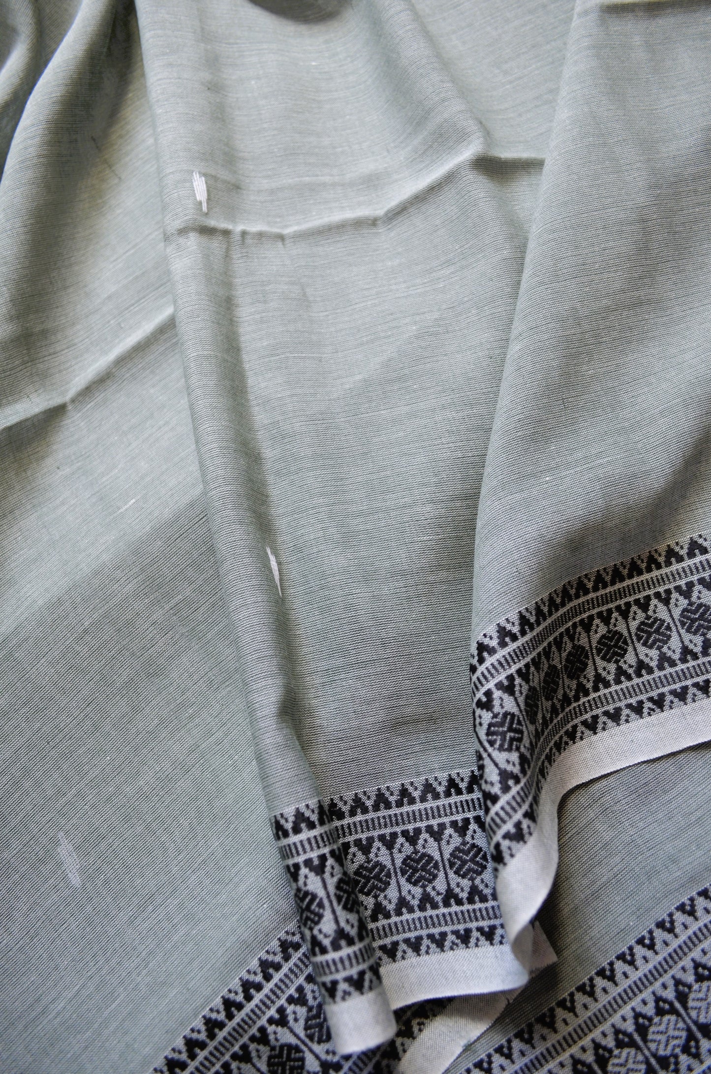 Olive Buttery Mul Cotton Bengal Muslin Handloom Saree
