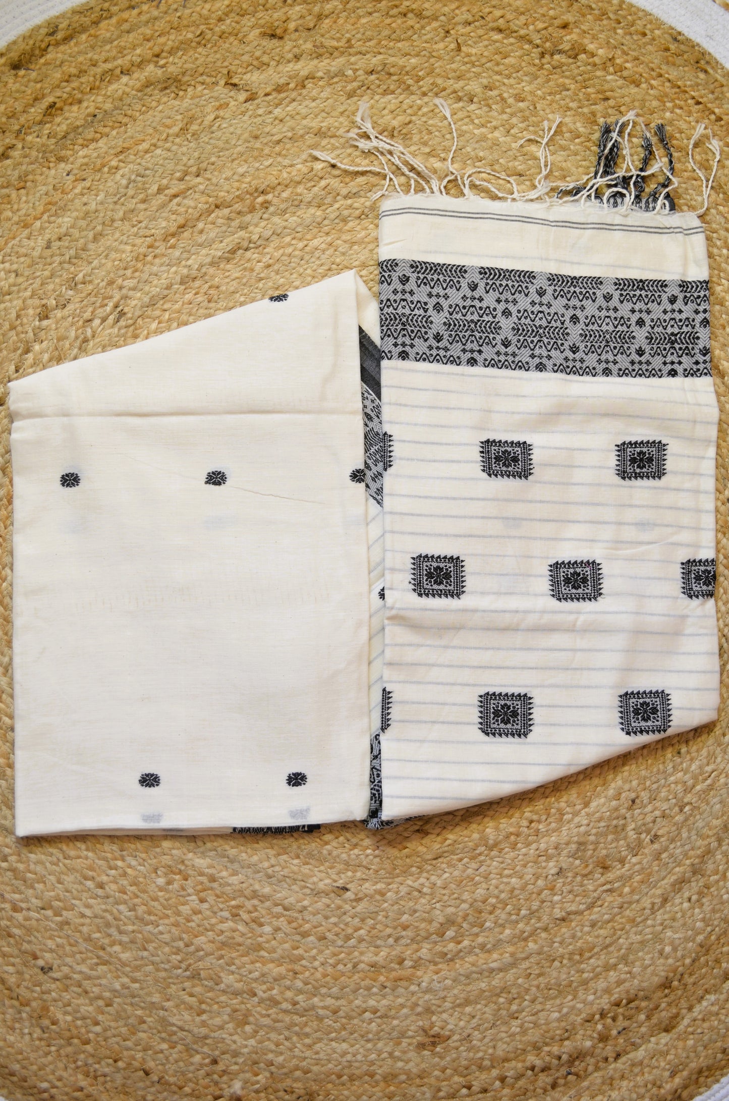 Off White Butter Cotton Bengal Muslin Handloom Saree