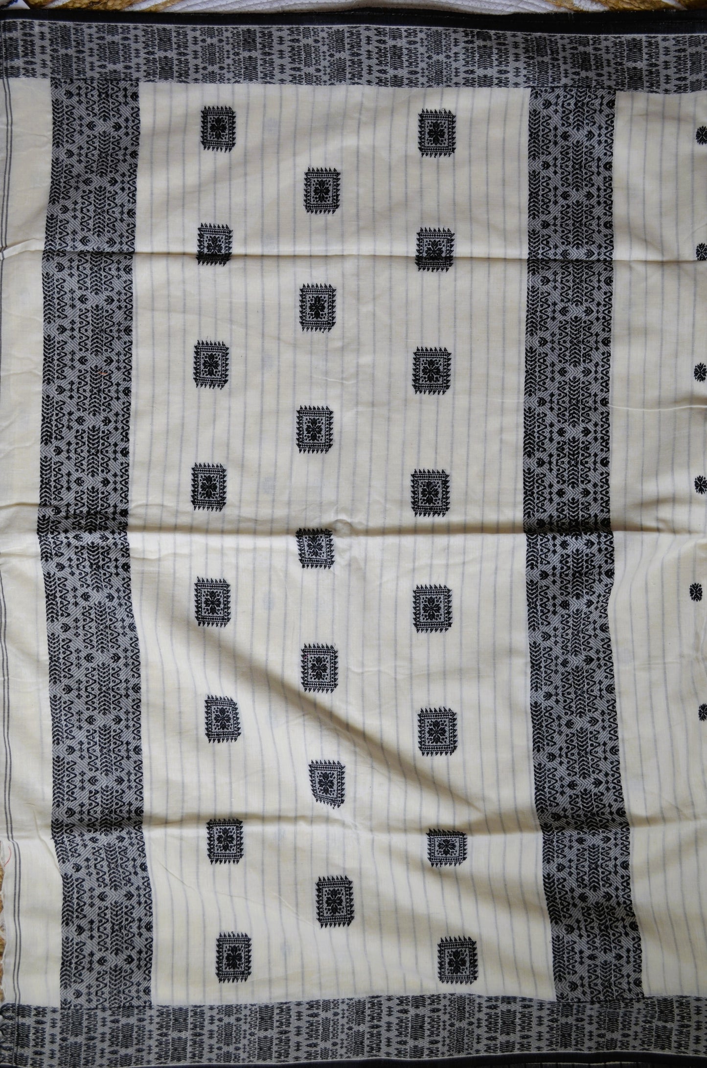 Off White Butter Cotton Bengal Muslin Handloom Saree