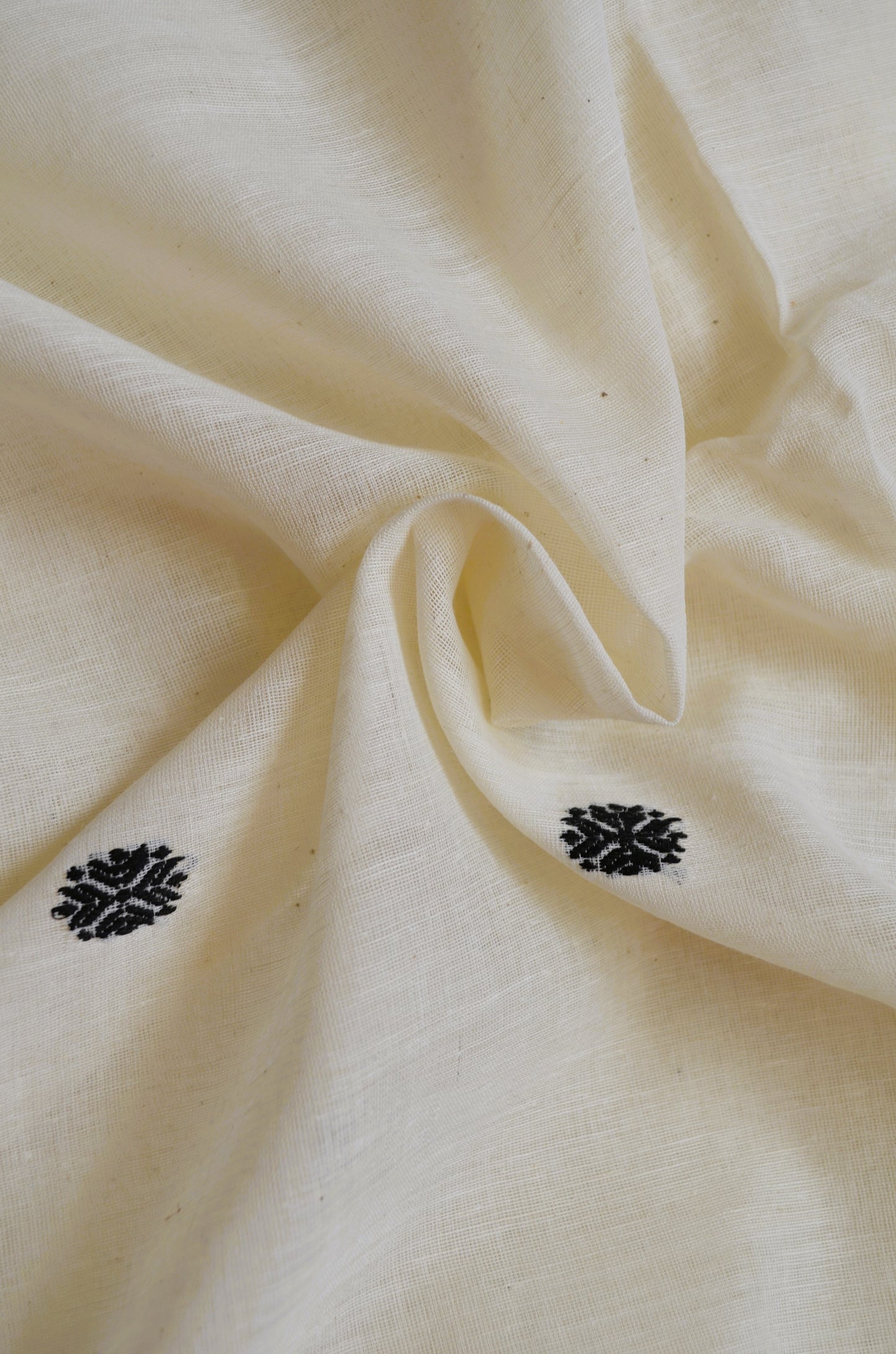 Off White Butter Cotton Bengal Muslin Handloom Saree