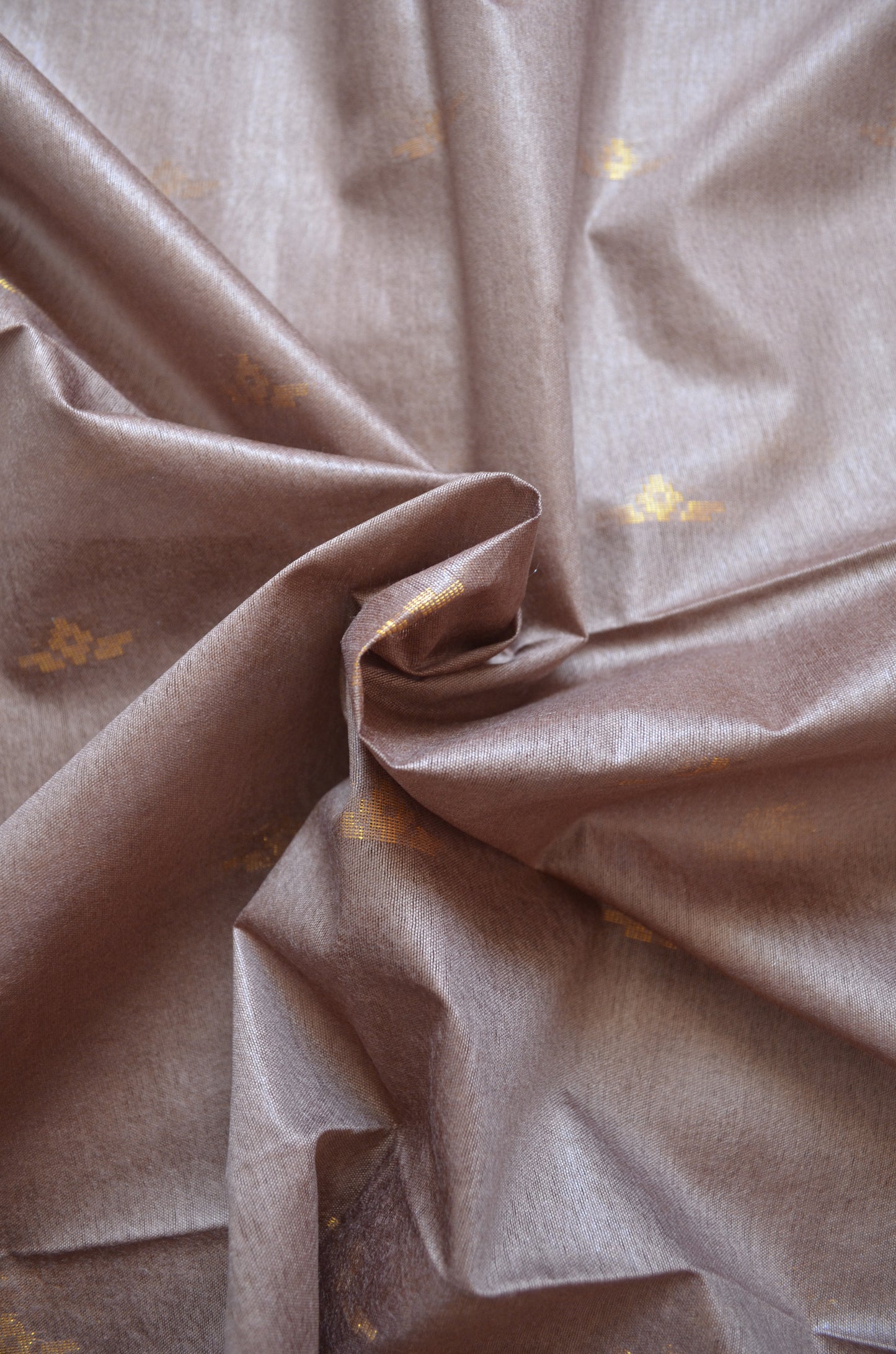 Brown Contemporary Zari Work Vegan Silk Handloom Saree