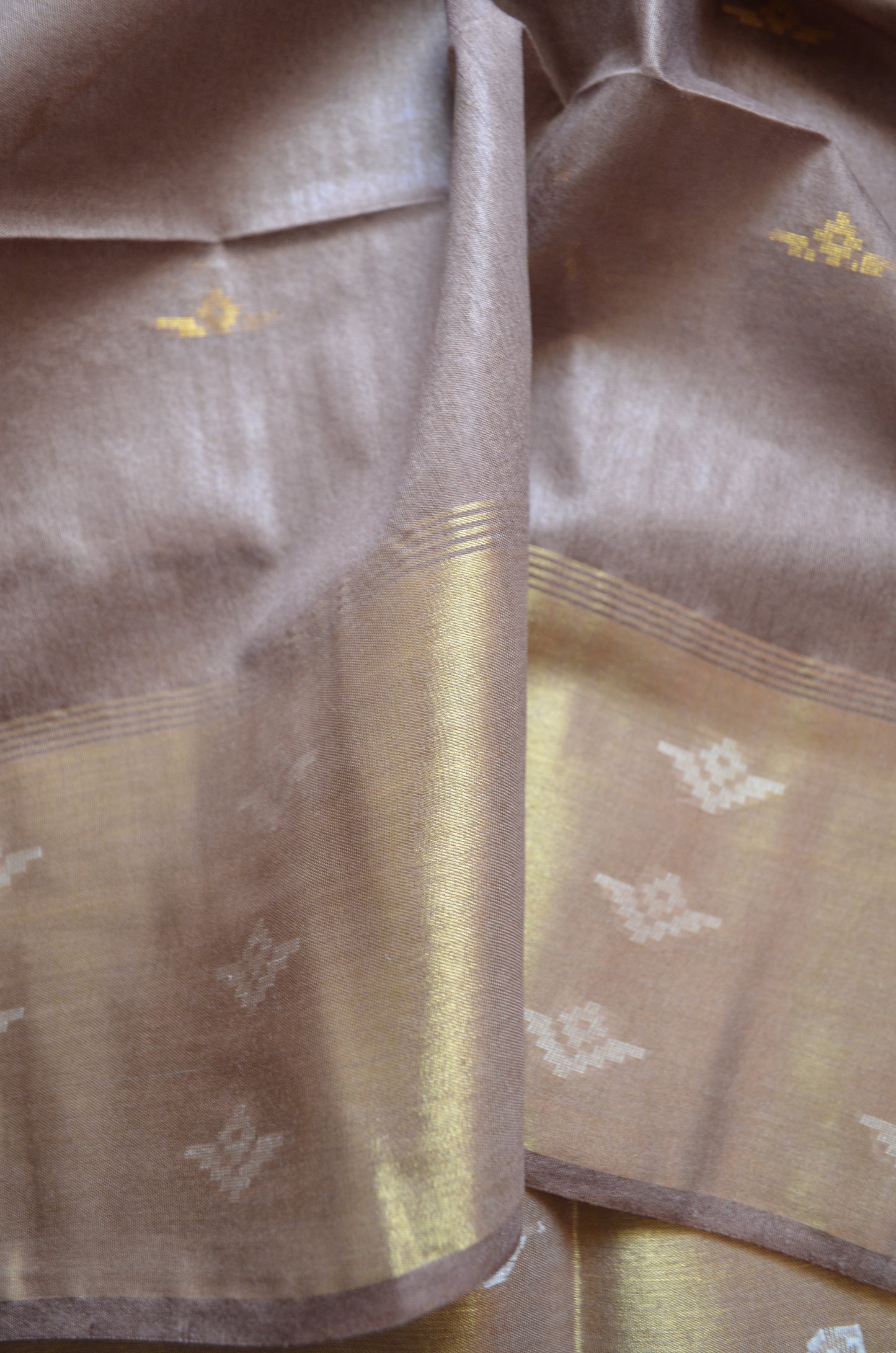 Brown Contemporary Zari Work Vegan Silk Handloom Saree