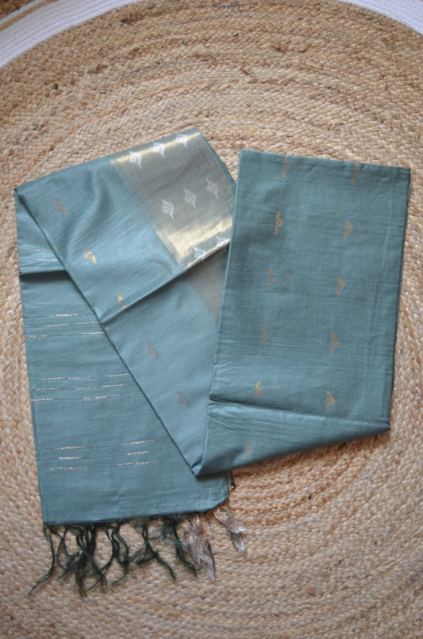 Green Contemporary Zari Work Vegan Silk Handloom Saree
