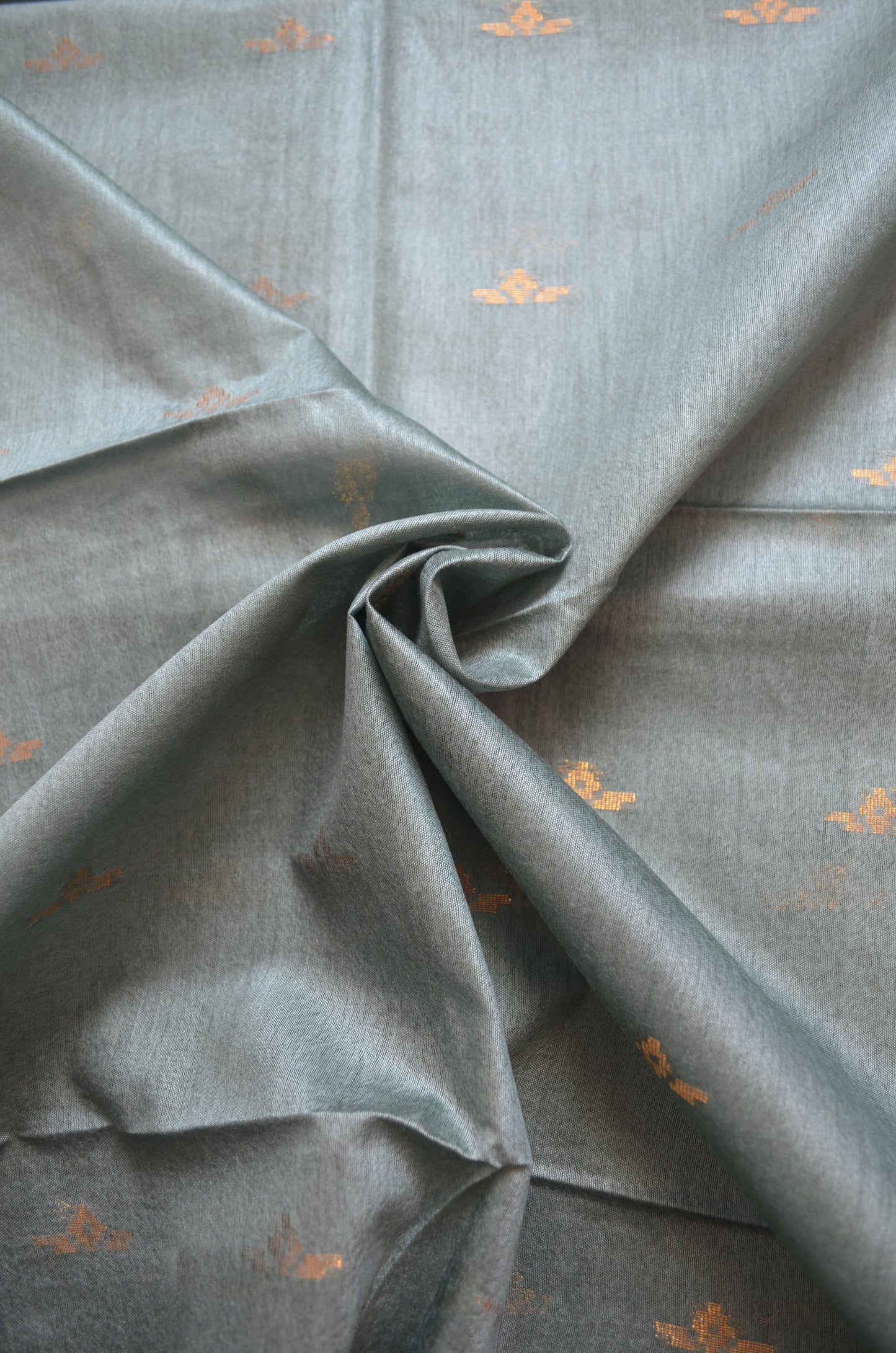Green Contemporary Zari Work Vegan Silk Handloom Saree