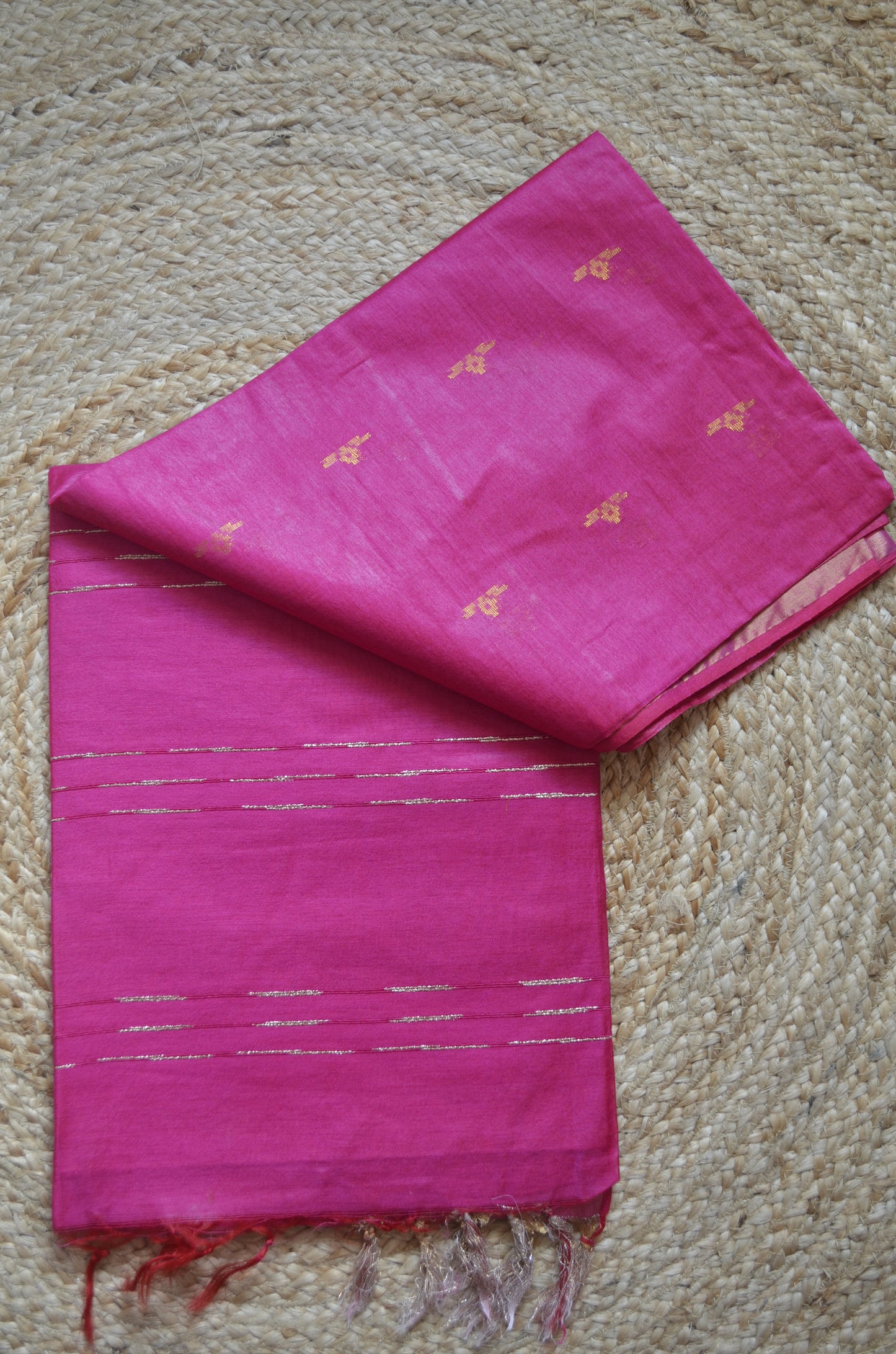 Magenta Contemporary Zari Work Vegan Silk Handloom Saree