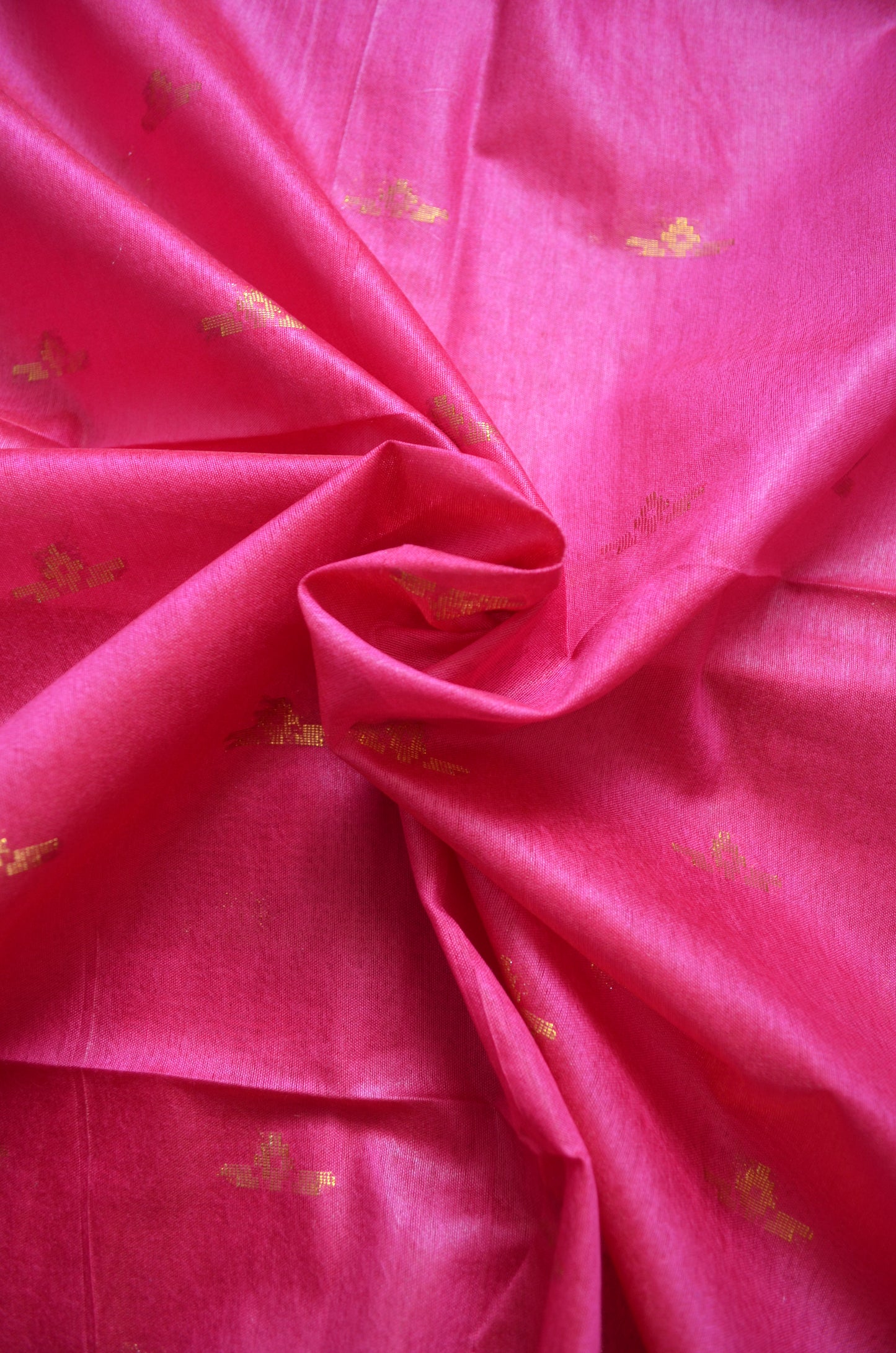 Magenta Contemporary Zari Work Vegan Silk Handloom Saree