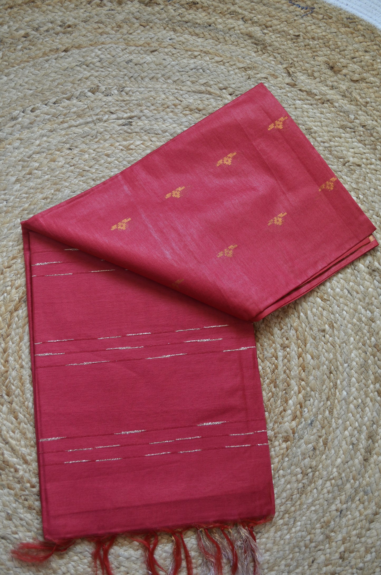 Red Contemporary Zari Work Vegan Silk Handloom Saree