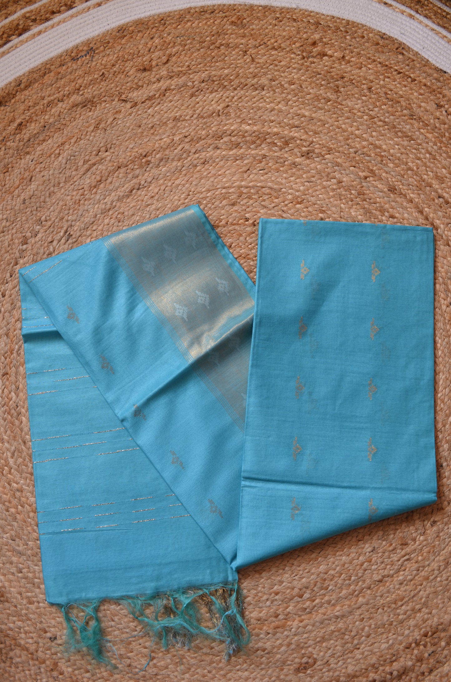 Cyan Contemporary Zari Work Vegan Silk Handloom Saree