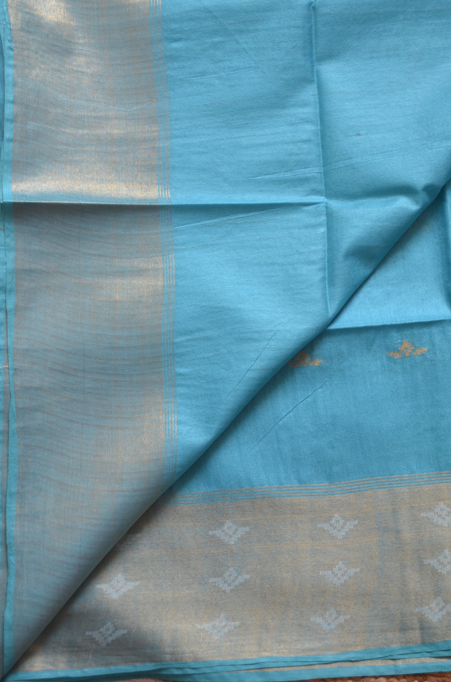 Cyan Contemporary Zari Work Vegan Silk Handloom Saree