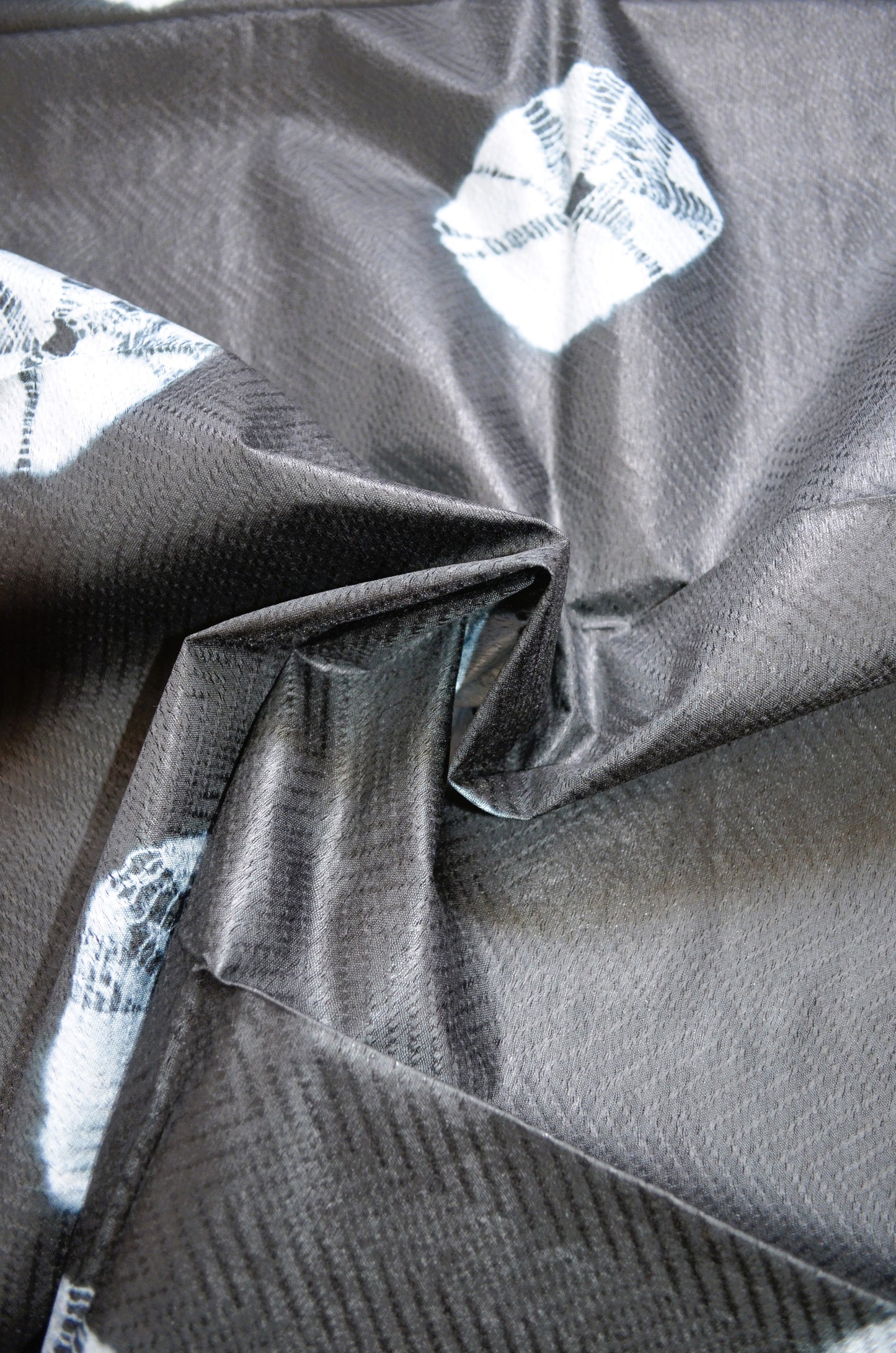 Black Contemporary Jacquard Vegan Silk Handloom Saree