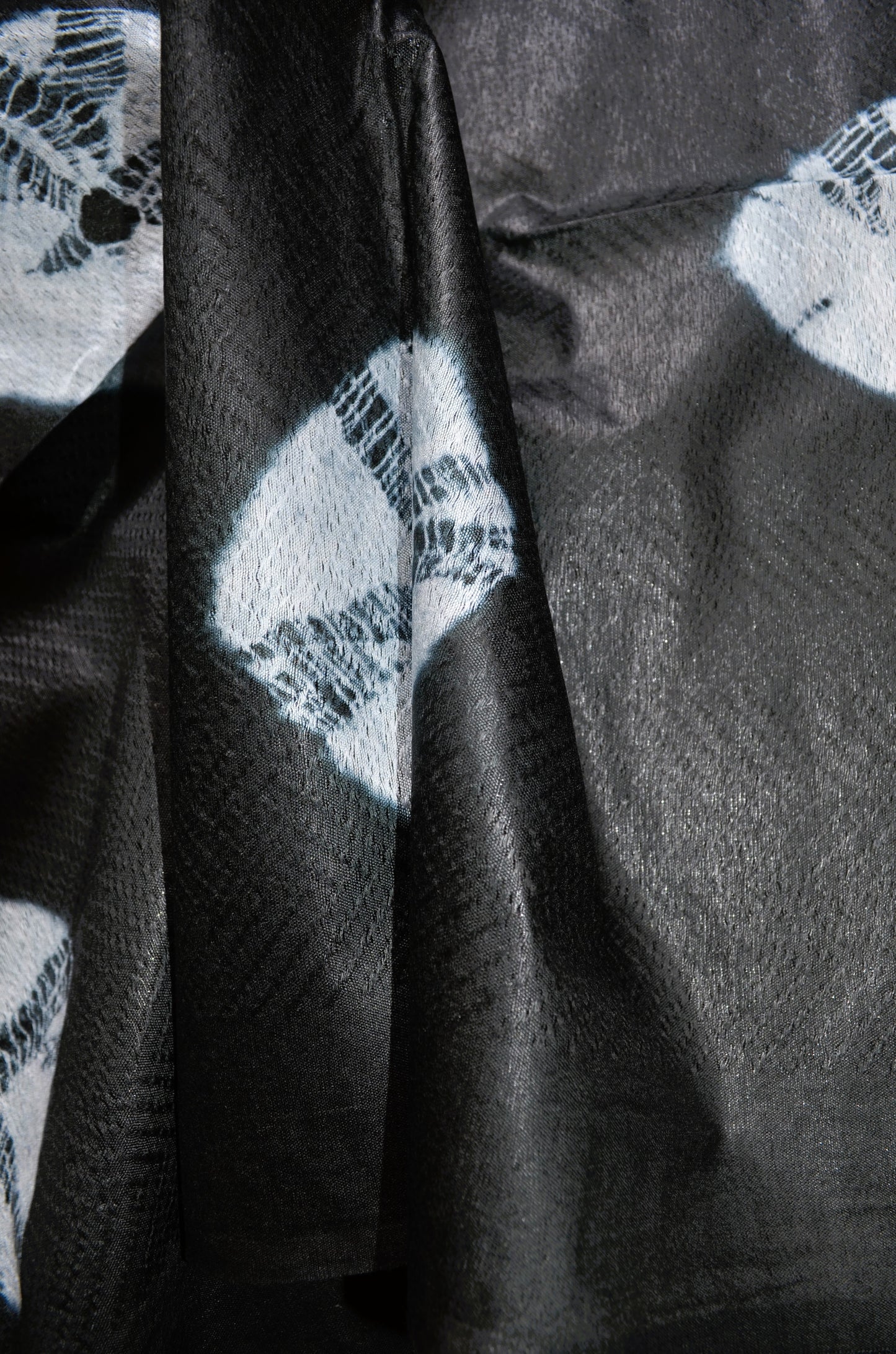 Black Contemporary Jacquard Vegan Silk Handloom Saree