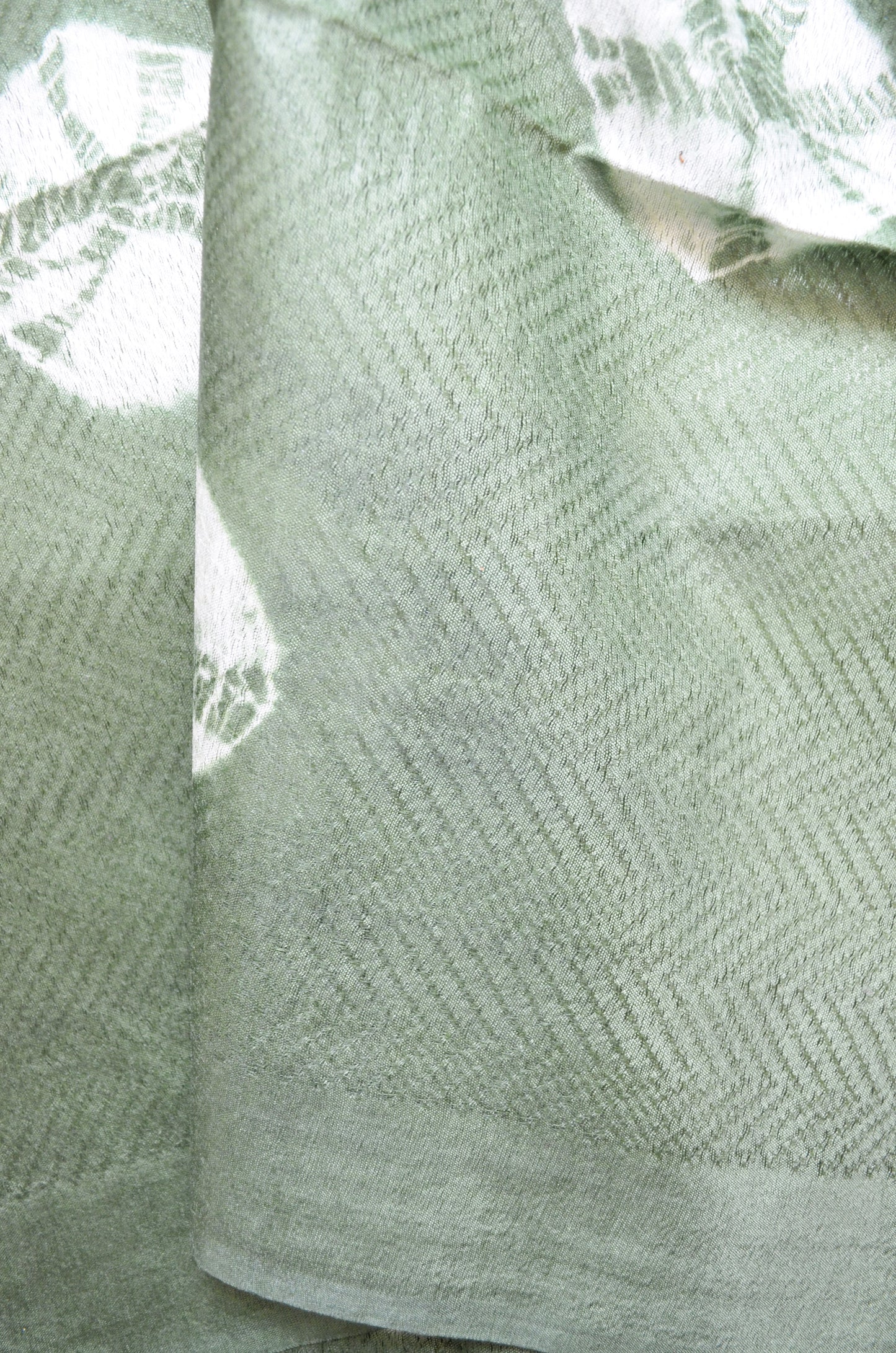 Green Contemporary Jacquard Vegan Silk Handloom Saree