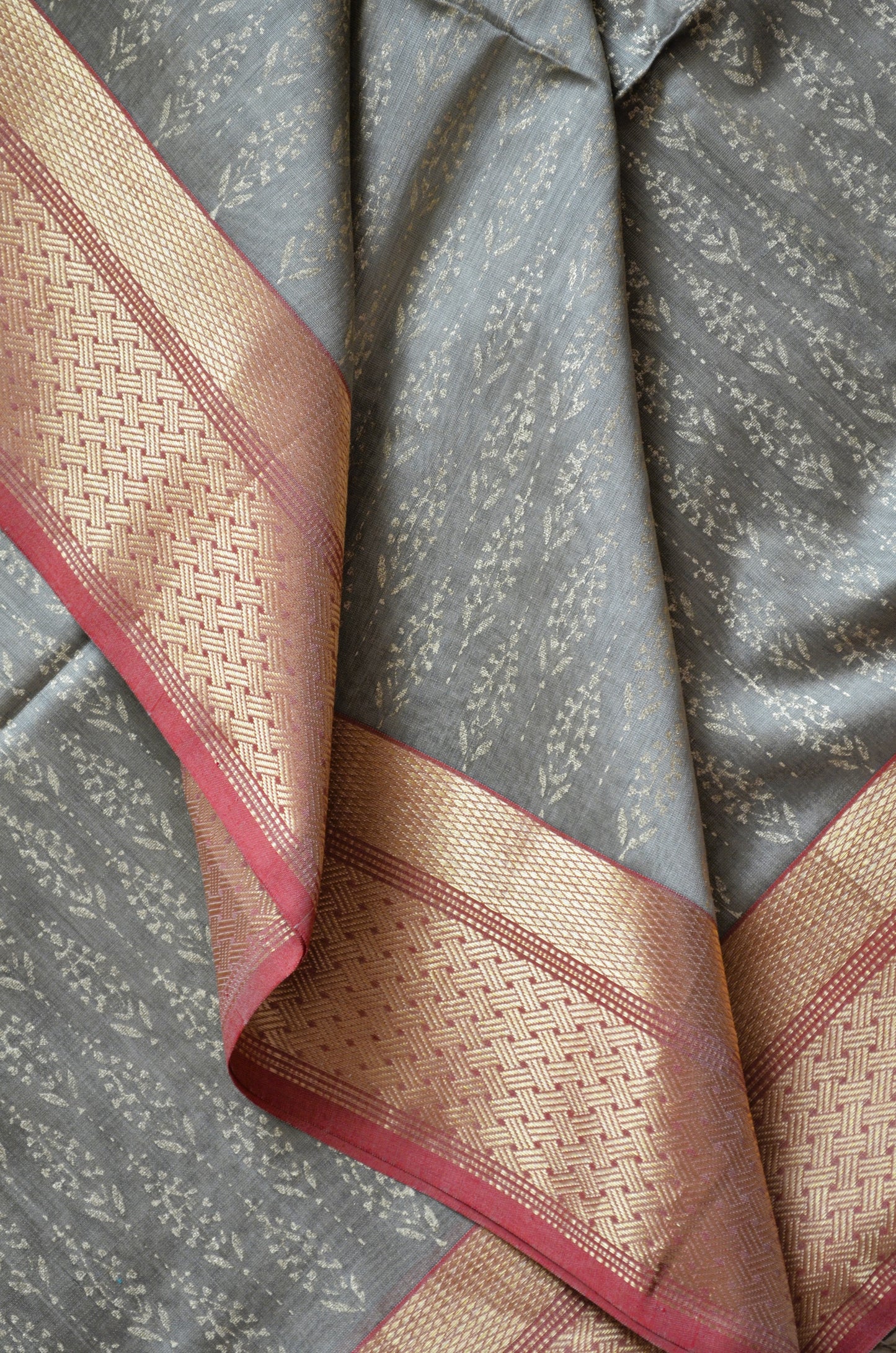 Beige Maroon Block Print Pure Silk Handloom Saree