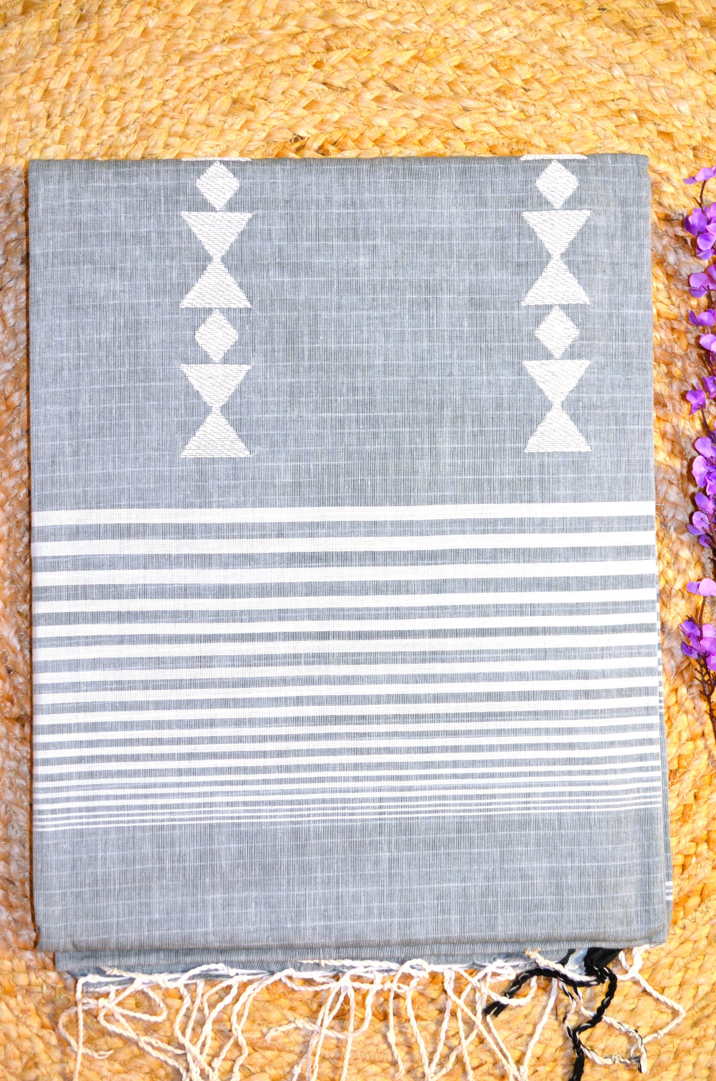 Grey Buttery Mul Cotton Bengal Tangail Handloom Saree
