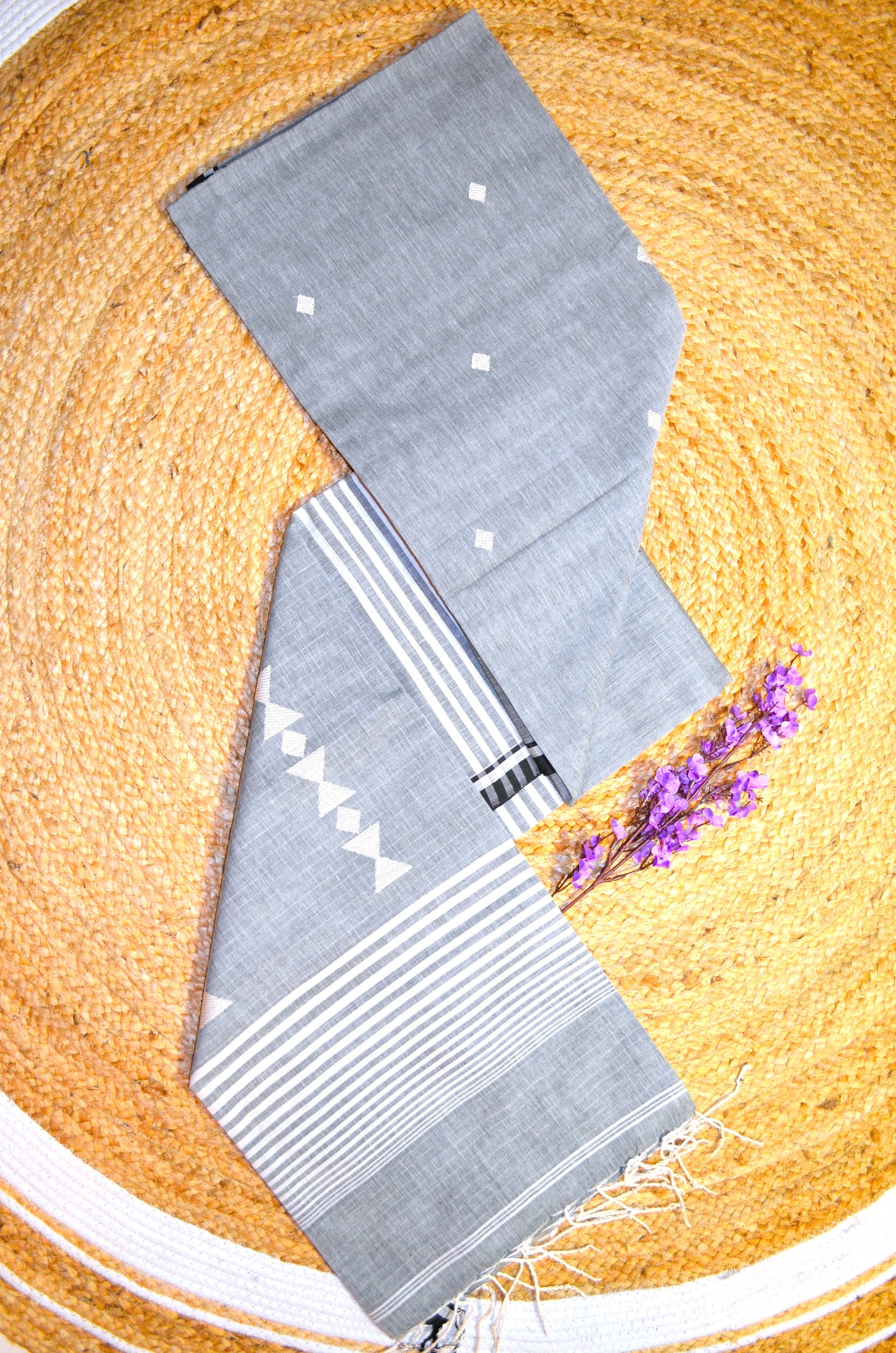 Grey Buttery Mul Cotton Bengal Tangail Handloom Saree