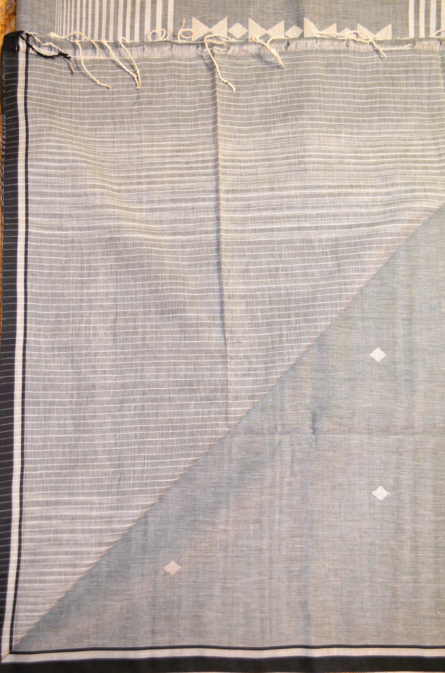 Grey Buttery Mul Cotton Bengal Tangail Handloom Saree
