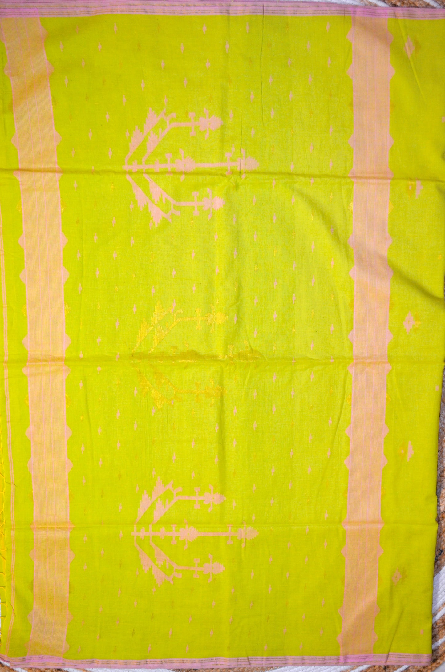 Lemon Green Buttery Mul Cotton Bengal Jamdani Handloom Saree