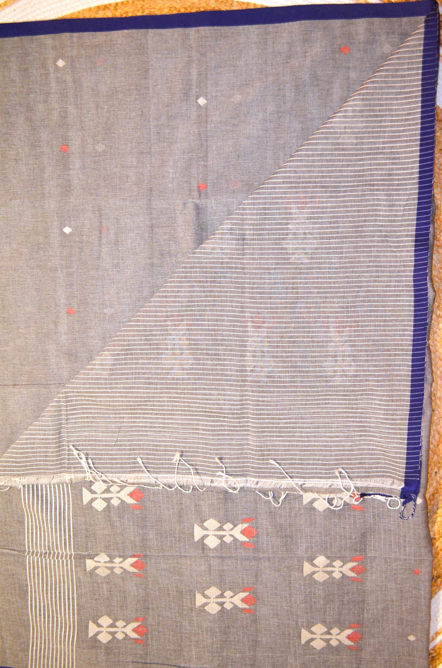 Grey Buttery Mul Cotton Bengal Muslin Tangail Handloom Saree