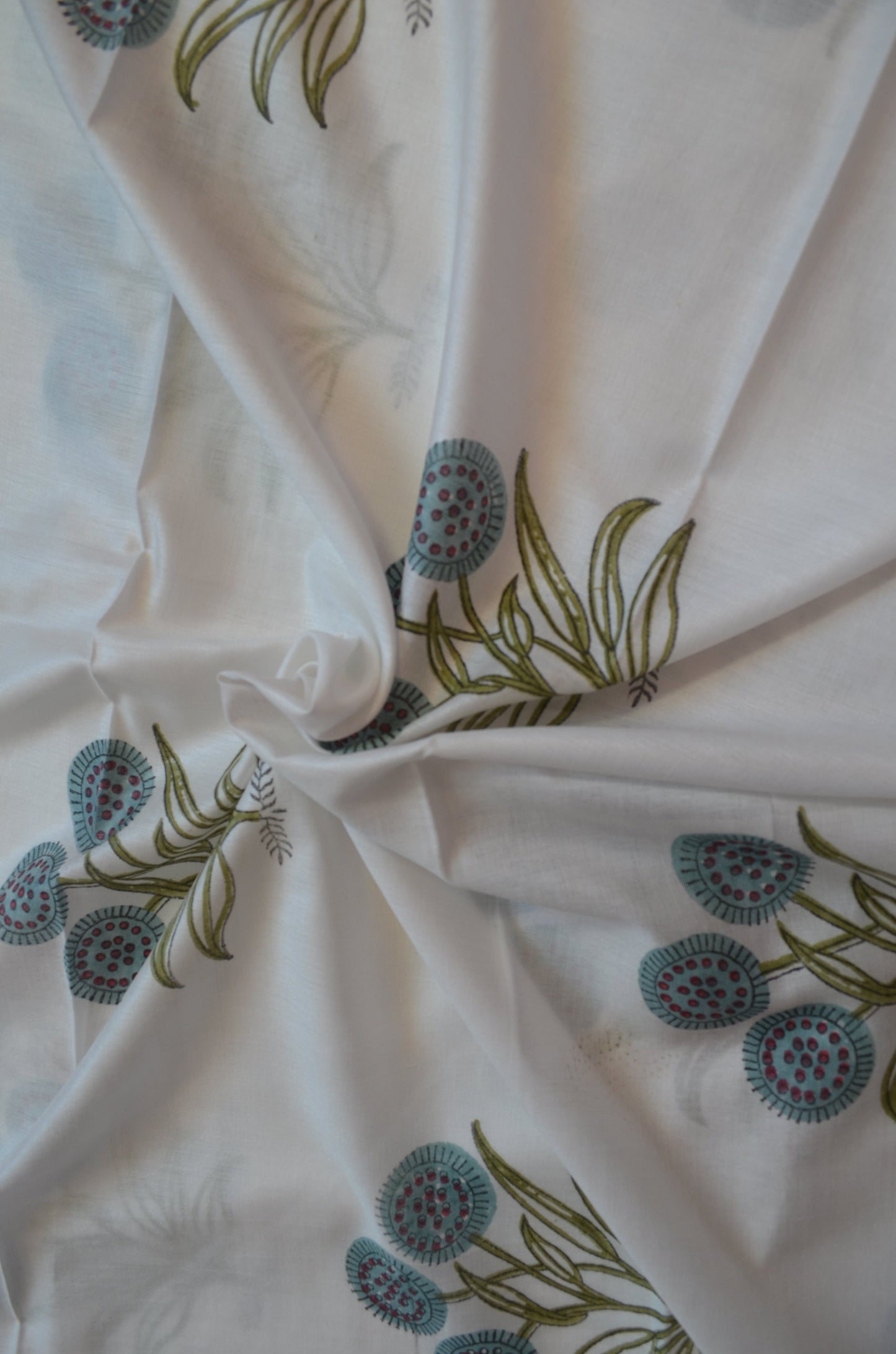 White Floral Print Vegan Silk Handloom Saree