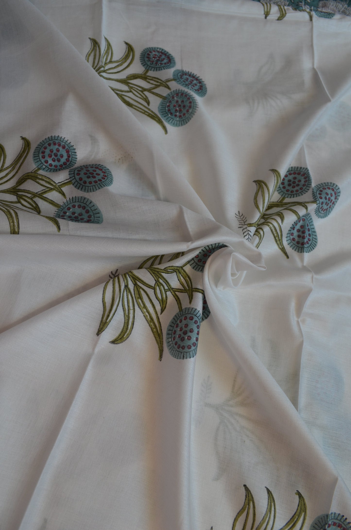 White Floral Print Vegan Silk Handloom Saree