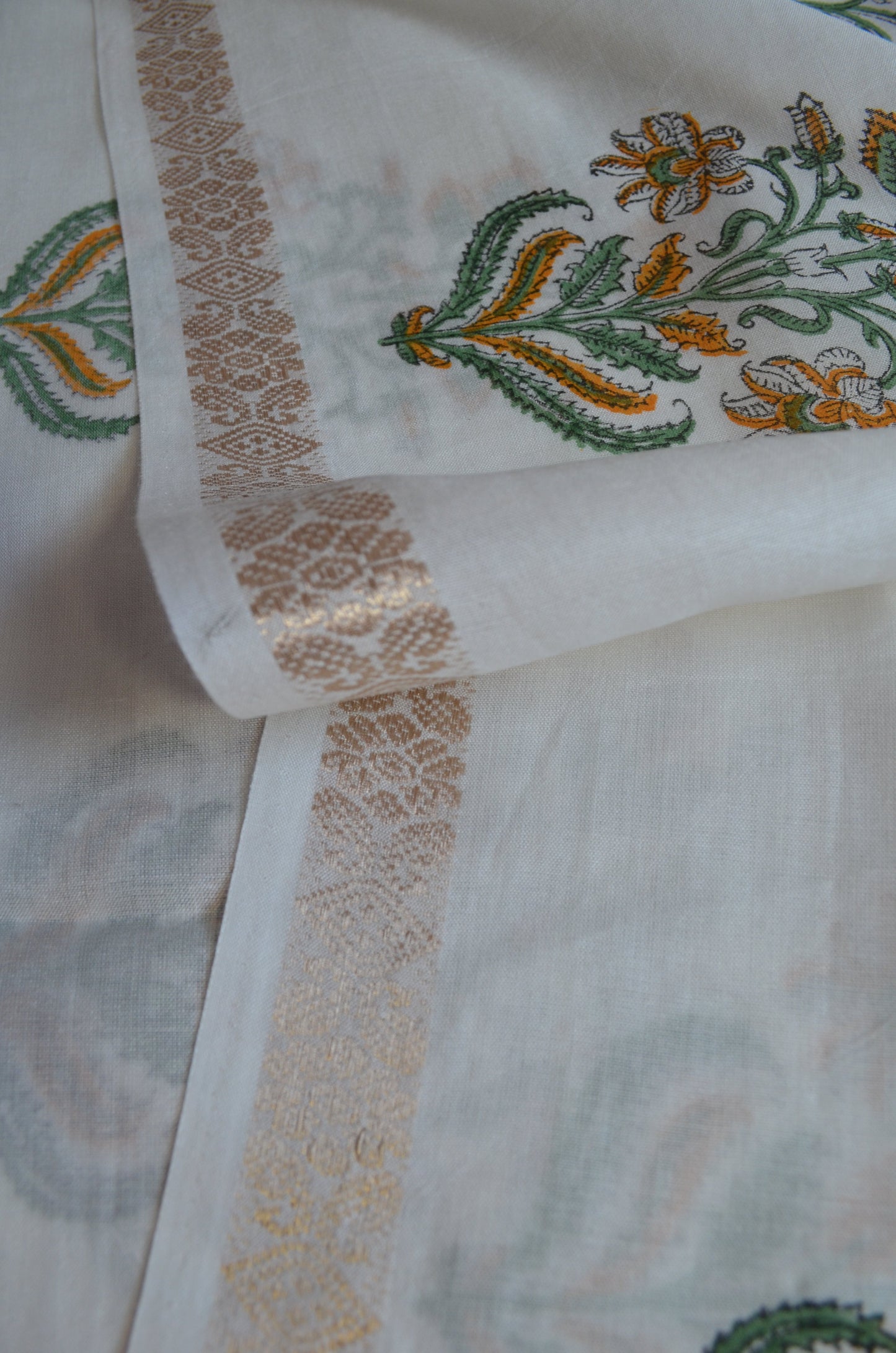 White Floral Print Vegan Silk Handloom Saree