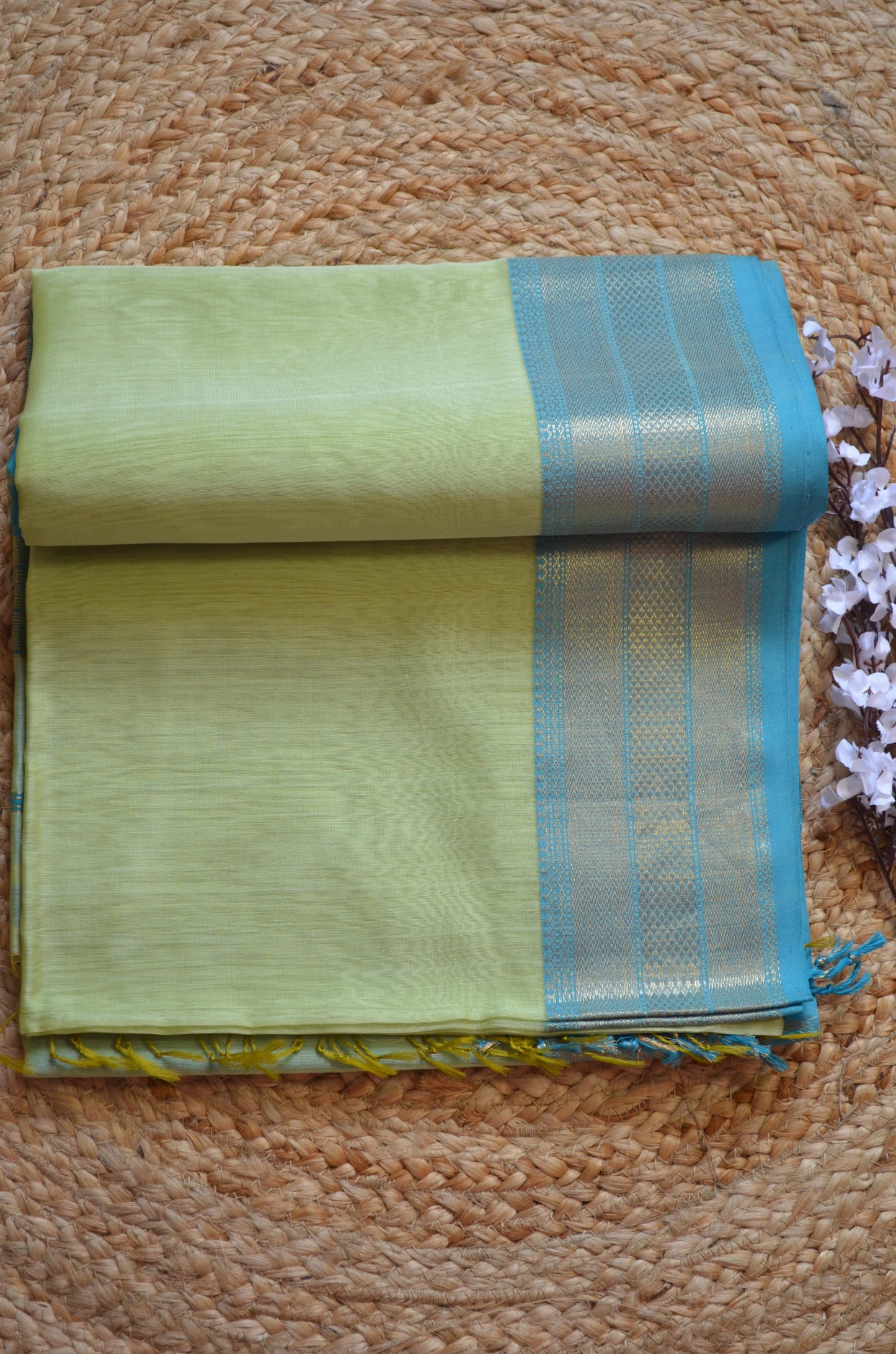 Light Pista Maheshwari Pure Silk Handloom Saree with Metal Zari
