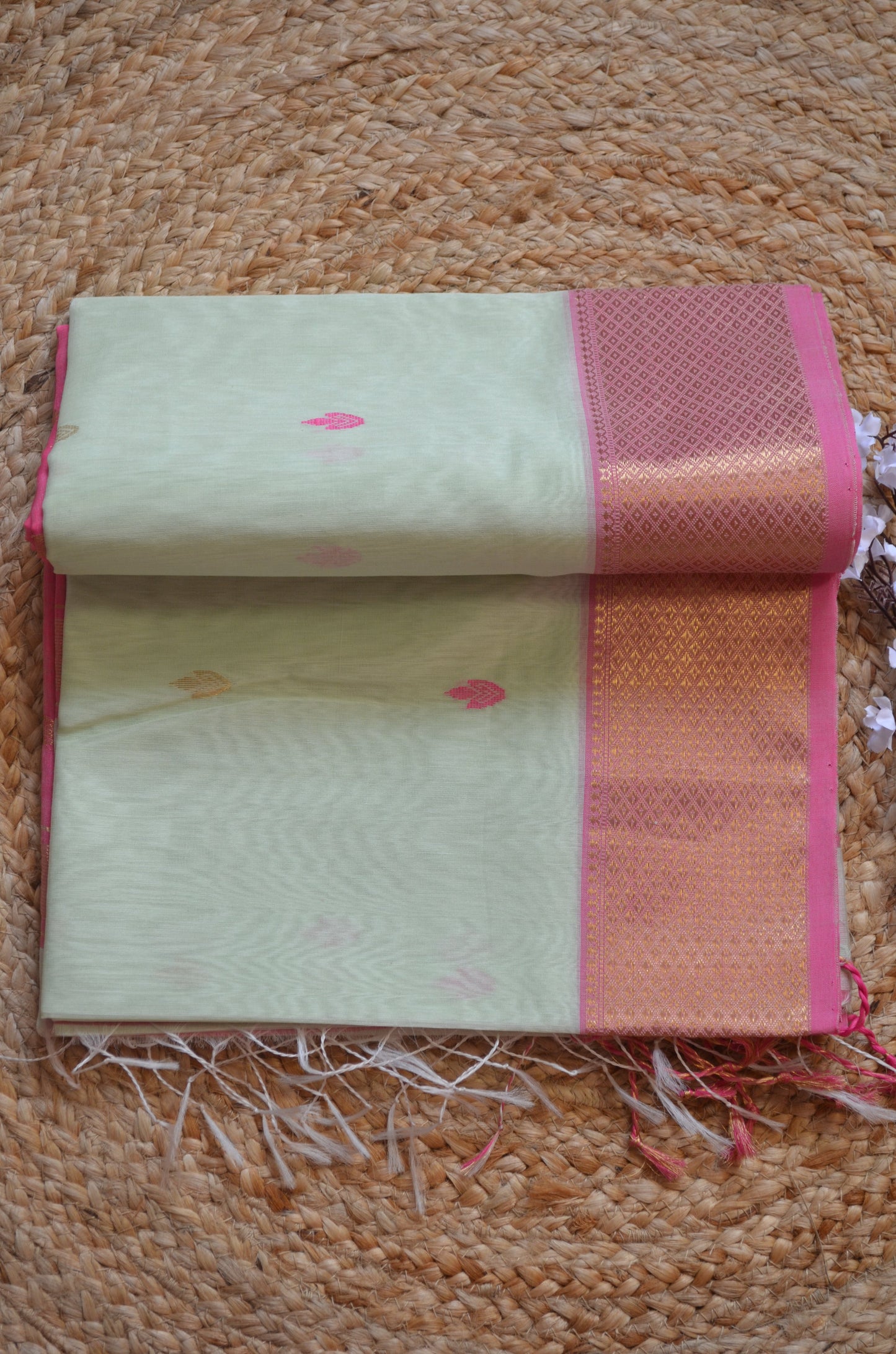 Light Sea Grean Maheshwari Pure Silk Handloom Saree with Metal Zari