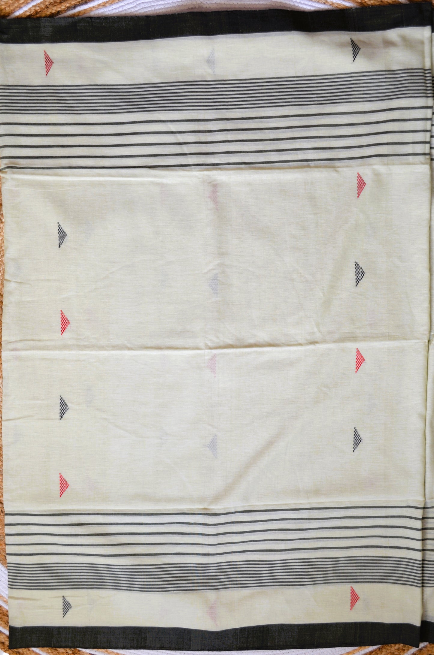 Beige Buttery Mul Cotton Bengal Muslin Handloom Saree