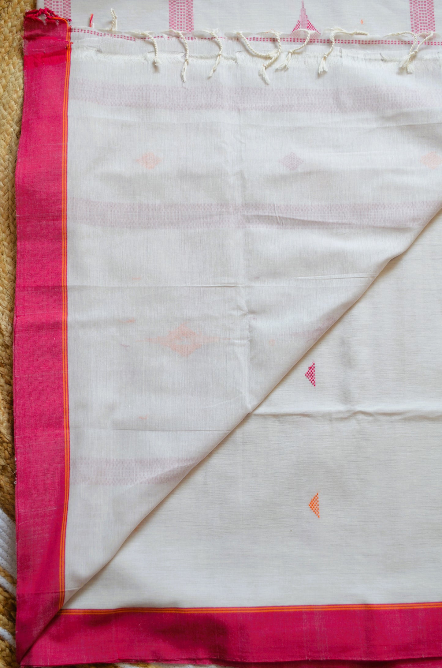 Light Grey Buttery Mul Cotton Bengal Muslin Handloom Saree