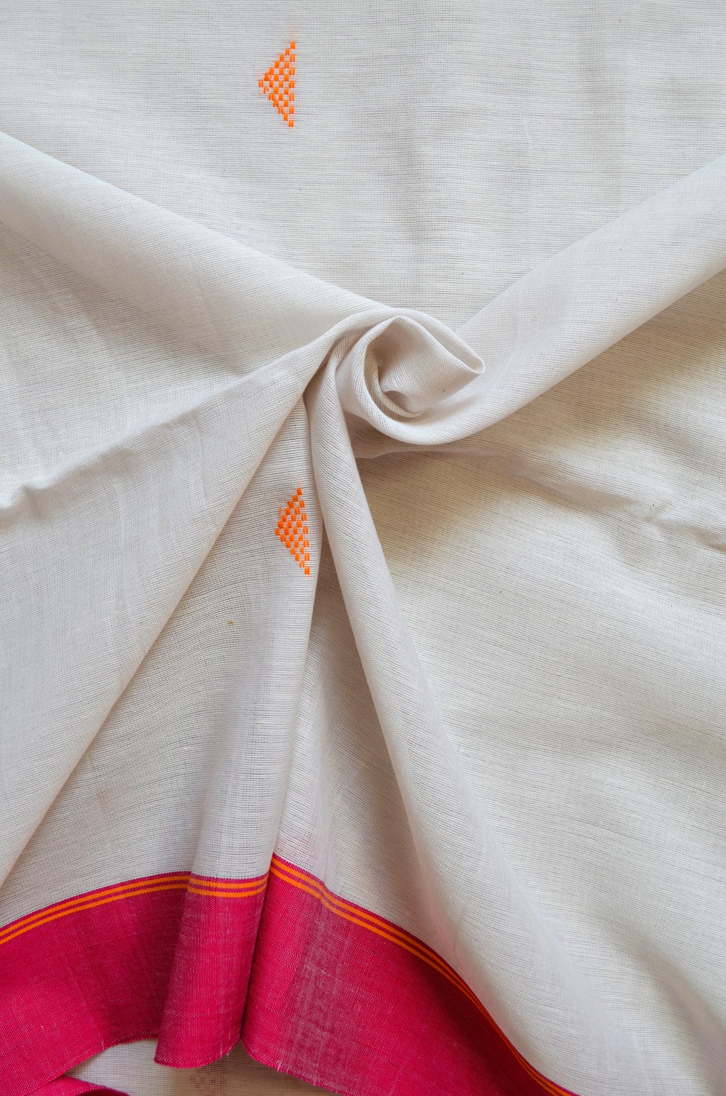Light Grey Buttery Mul Cotton Bengal Muslin Handloom Saree