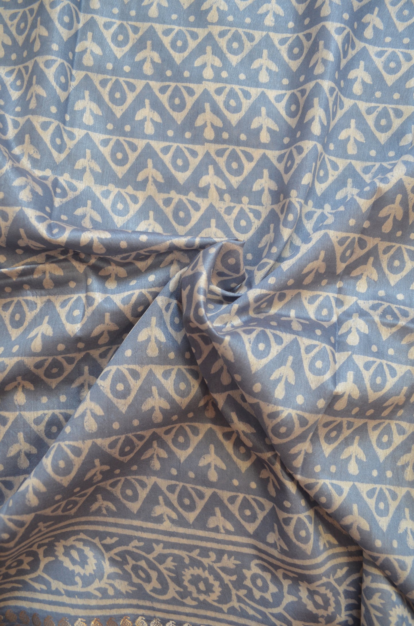 Grey Block Print Maheshwari Vegan Silk Saree