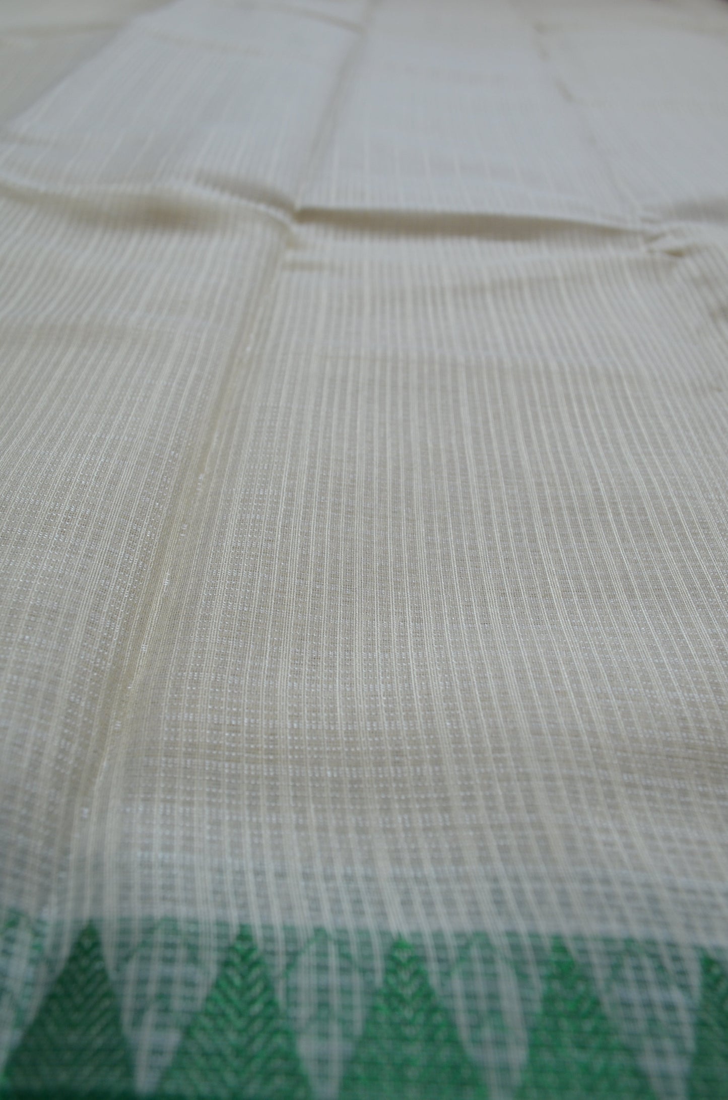 Cream Red and Green Kota Gadwal Cotton Silk Handloom Saree