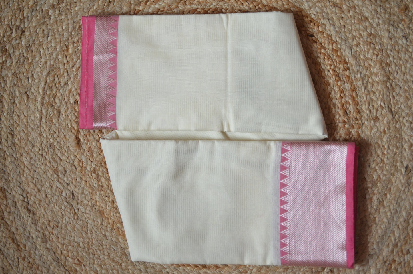Cream Pink Mangalagiri Cotton Silk Handloom Saree