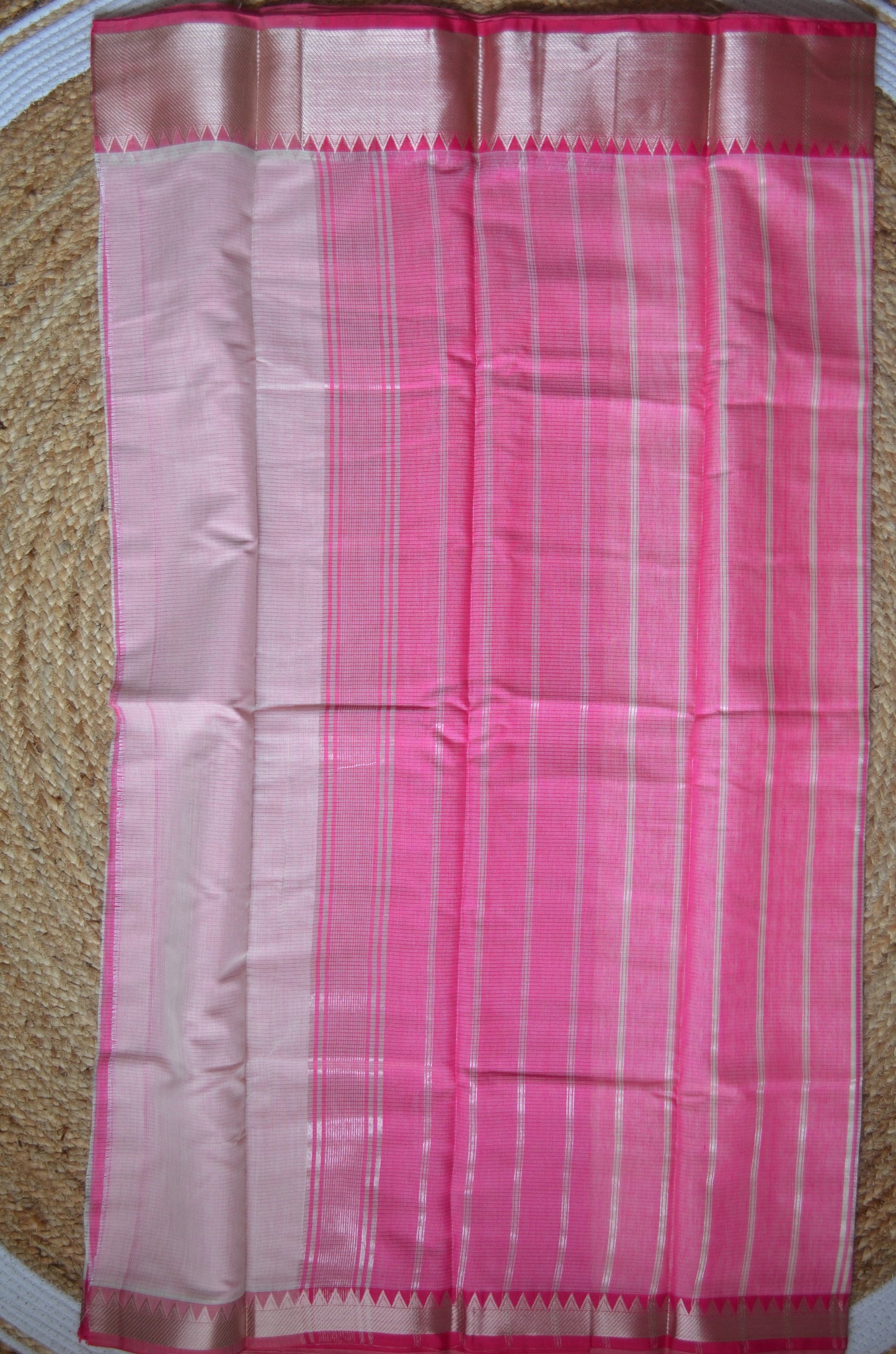 Cream Pink Mangalagiri Cotton Silk Handloom Saree