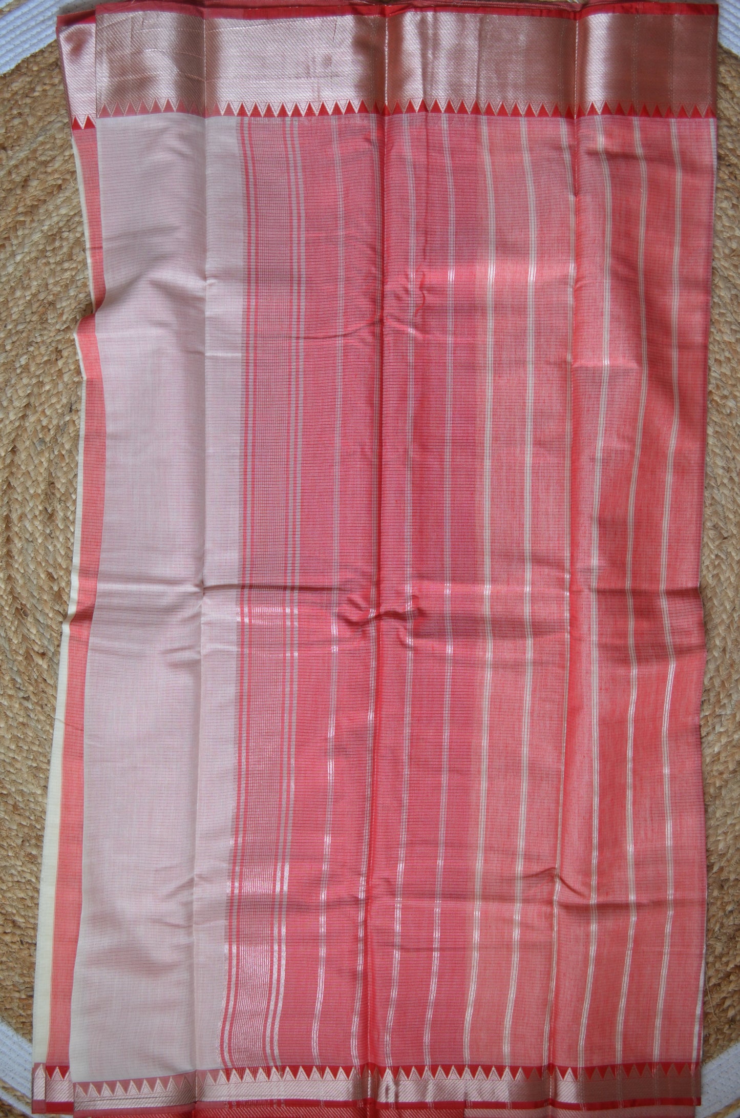 Cream Red Mangalagiri Cotton Silk Handloom Saree