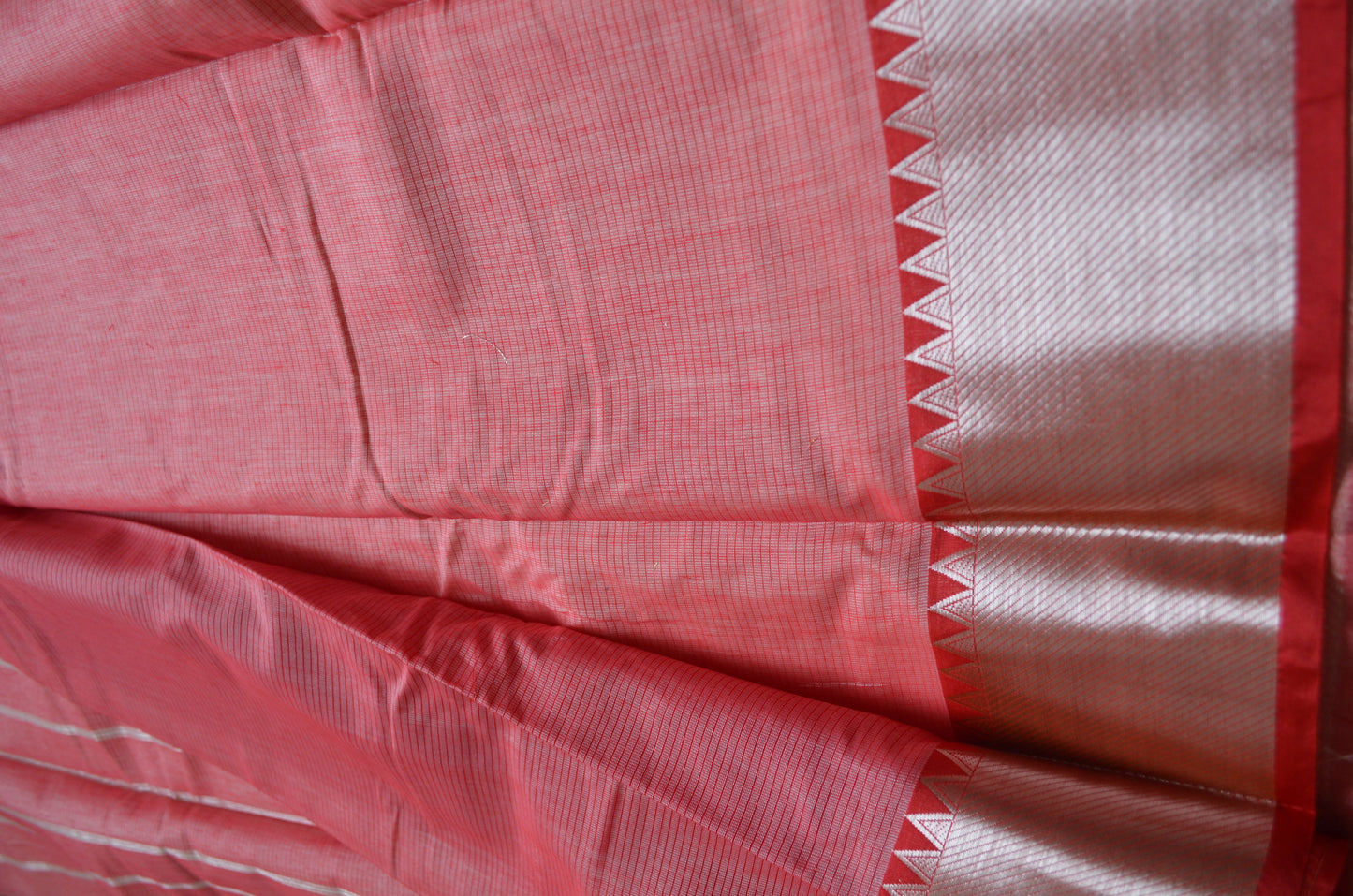 Cream Red Mangalagiri Cotton Silk Handloom Saree