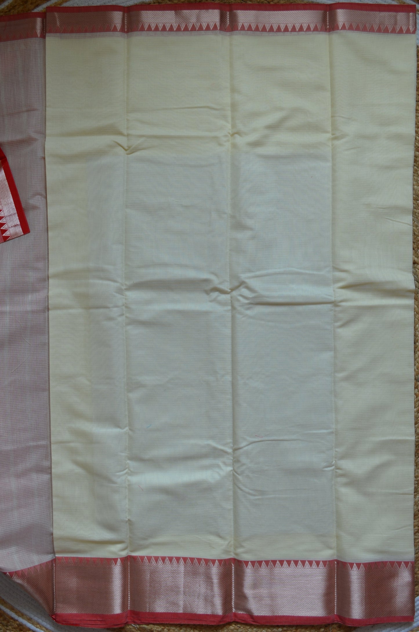 Cream Red Mangalagiri Cotton Silk Handloom Saree