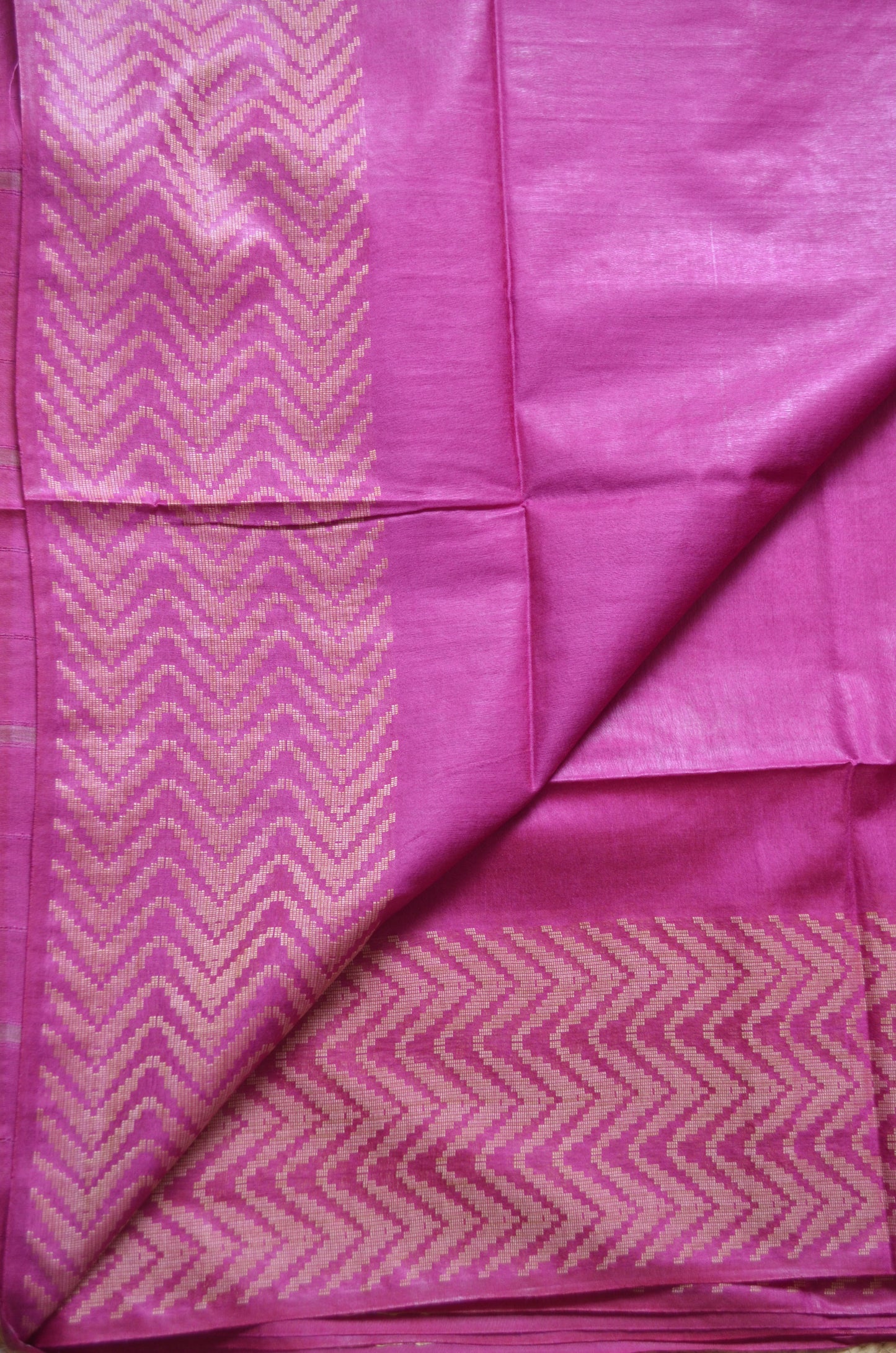 Magenta Contemporary Thread Work Vegan Silk Handloom Saree