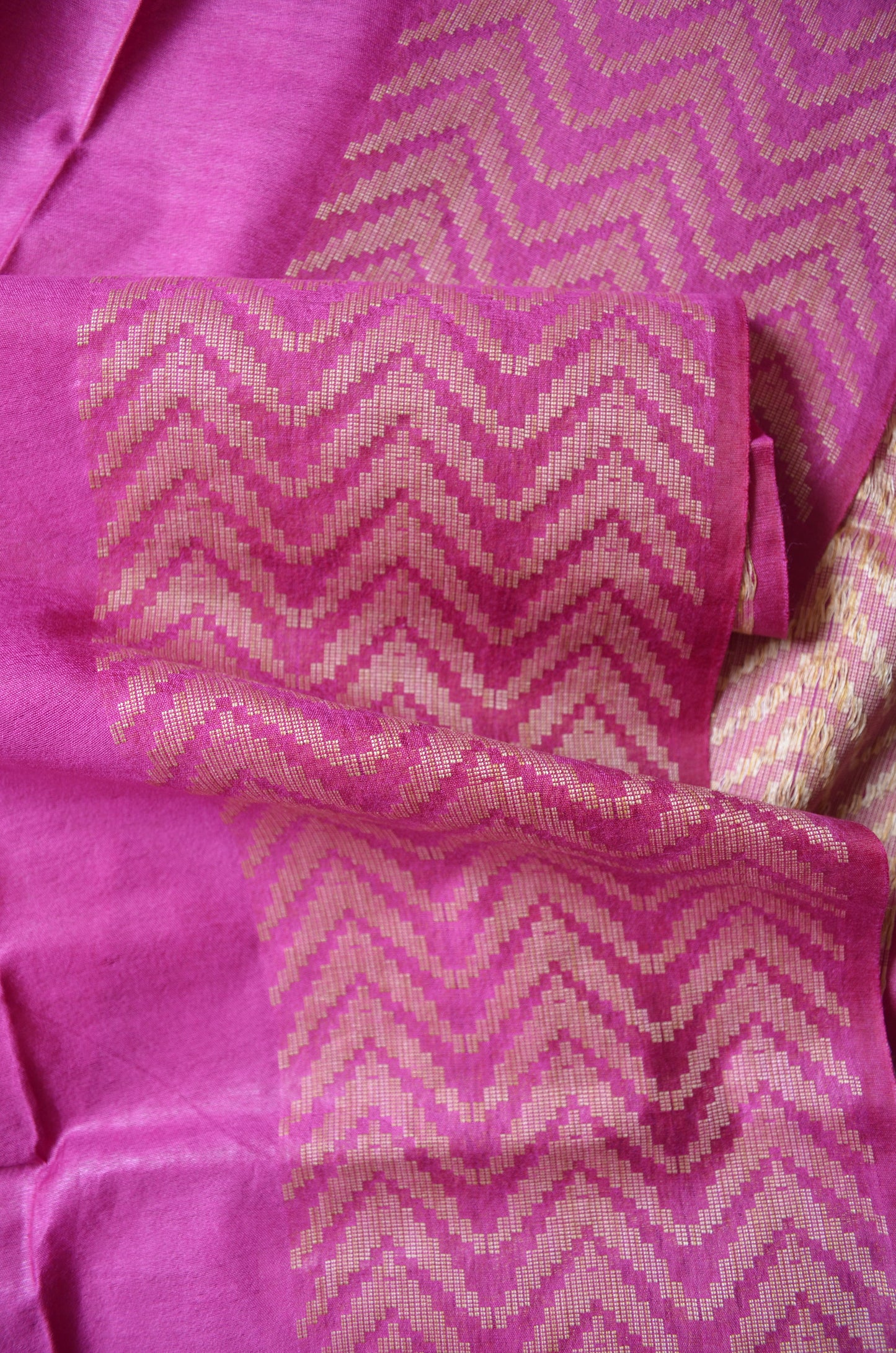 Magenta Contemporary Thread Work Vegan Silk Handloom Saree