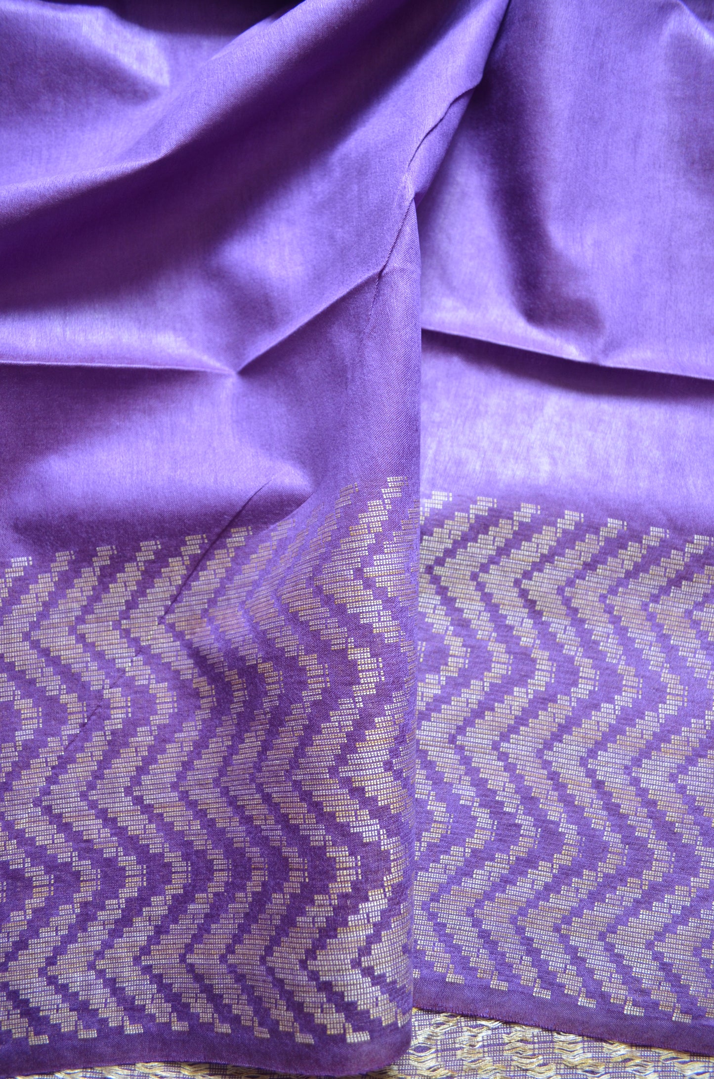 Purple Contemporary Thread Work Vegan Silk Handloom Saree