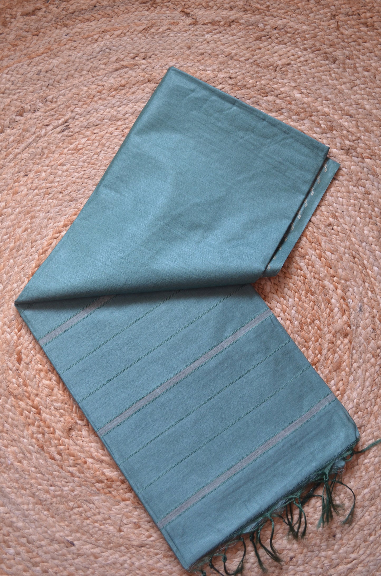 Bottle Green Contemporary Thread Work Vegan Silk Handloom Saree