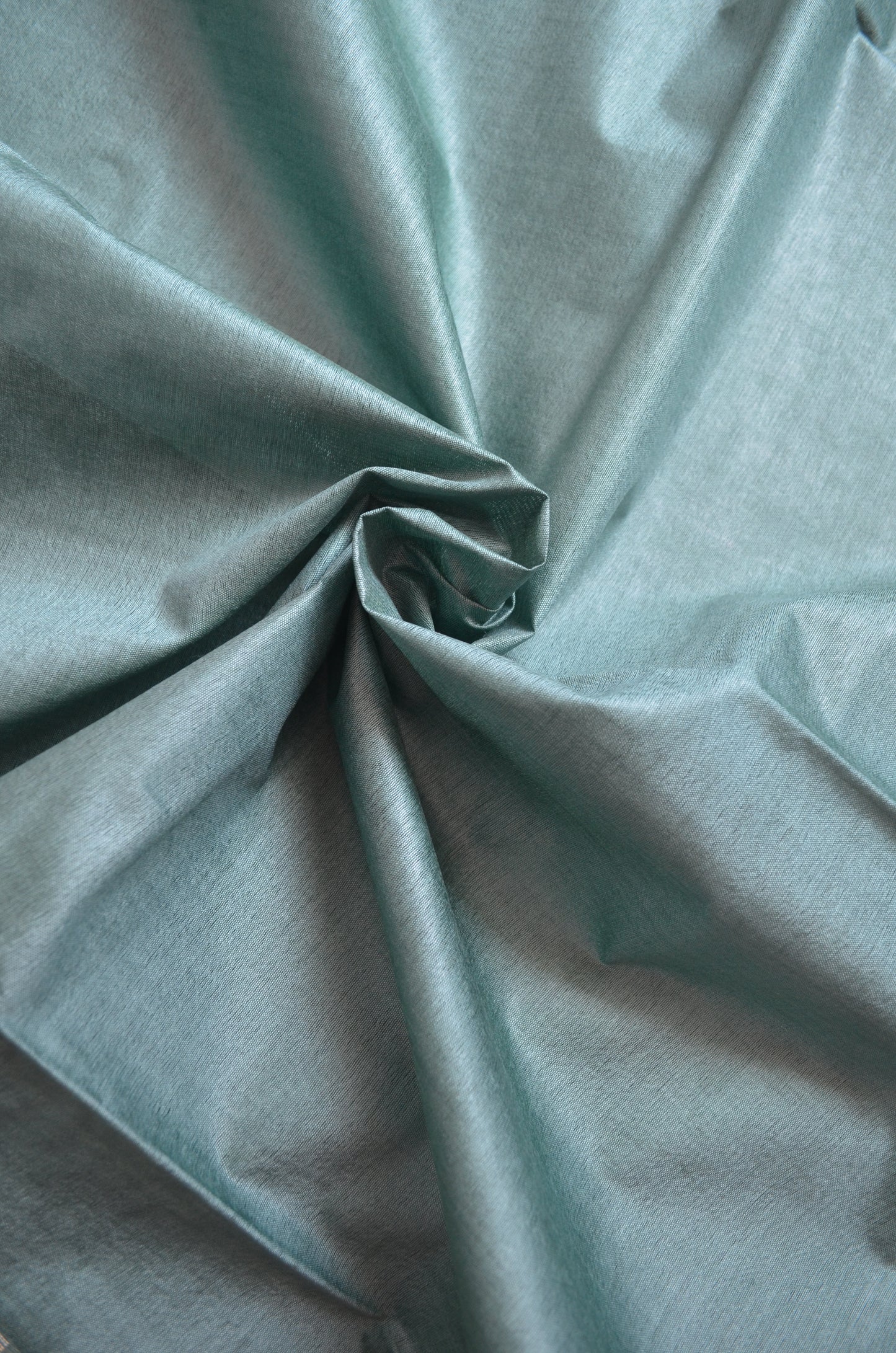 Bottle Green Contemporary Thread Work Vegan Silk Handloom Saree