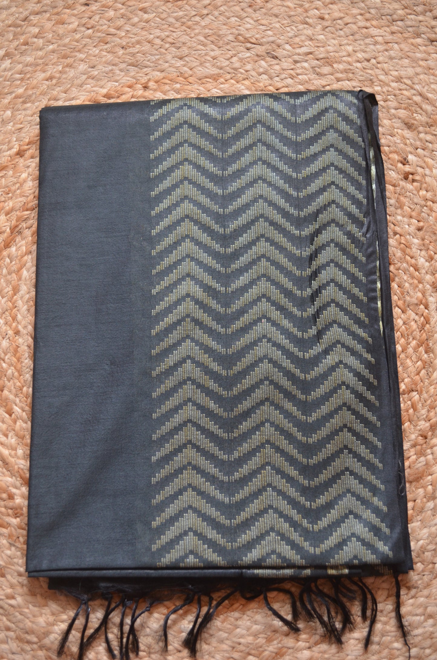 Black Contemporary Thread Work Vegan Silk Handloom Saree