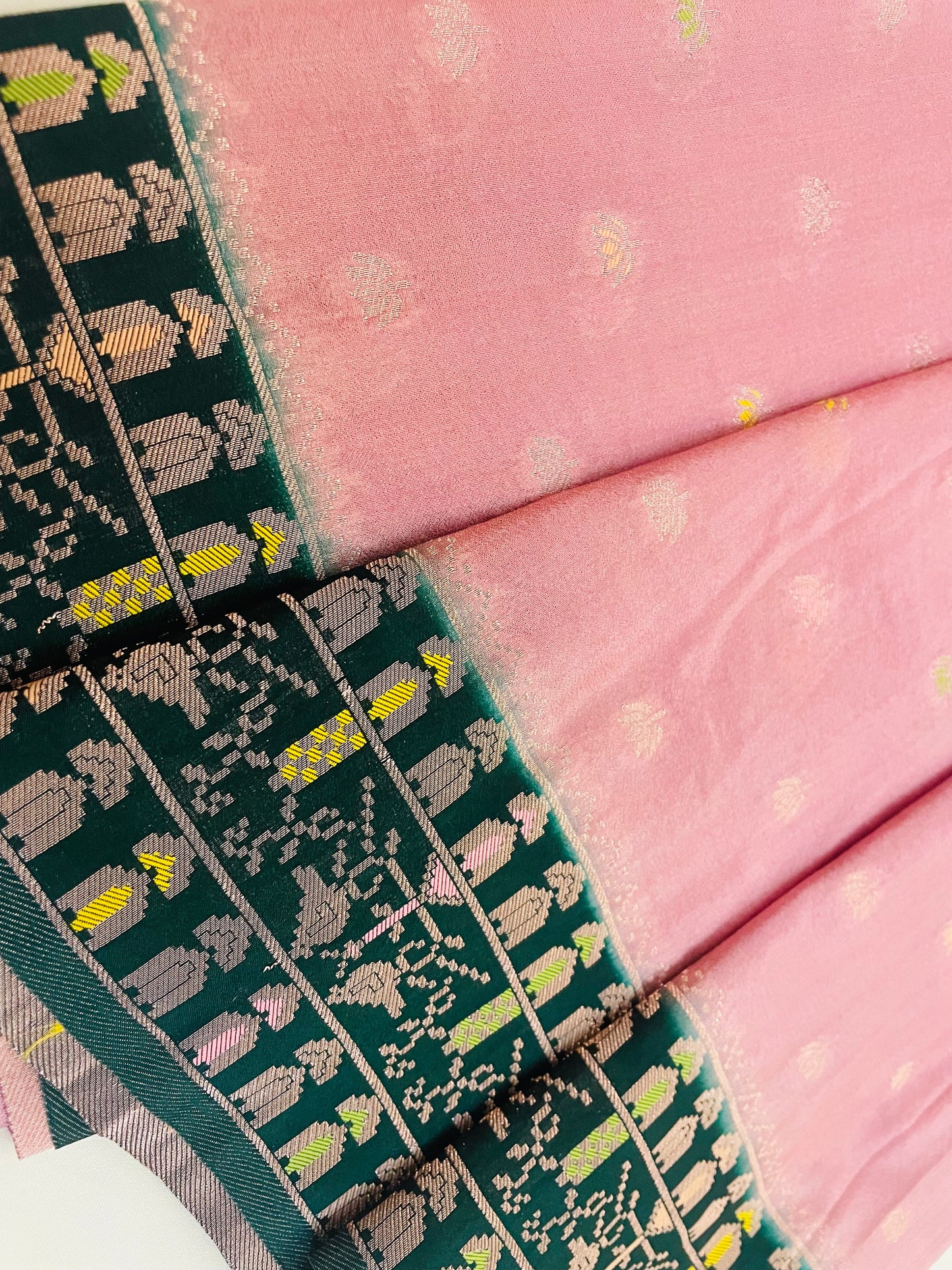 Bollywood Beauties - Luxury Silk Blend Saree