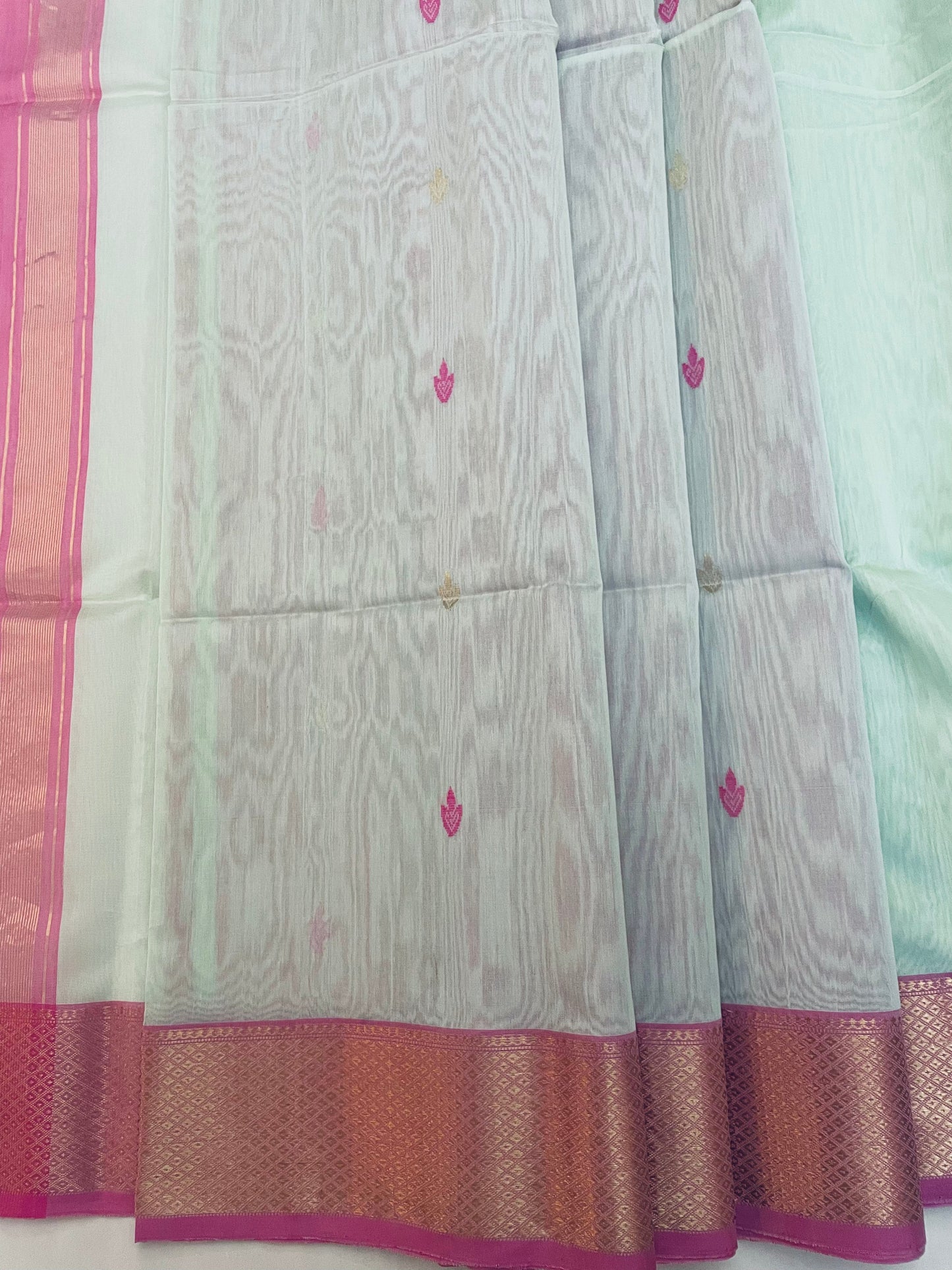 Light Sea Grean Maheshwari Pure Silk Handloom Saree with Metal Zari