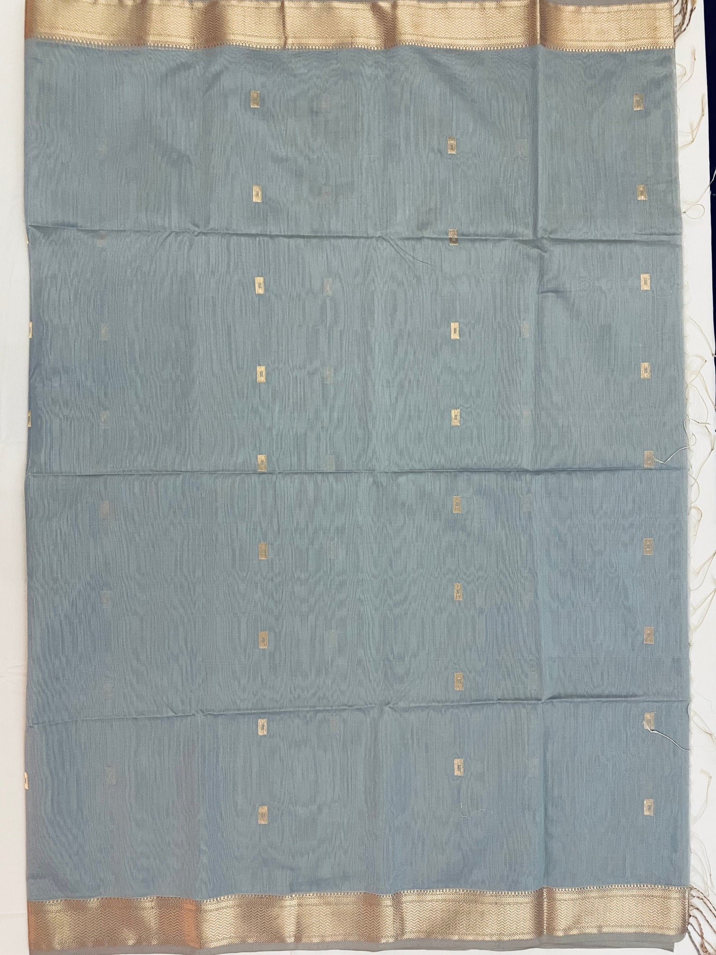 Grey Maheshwari Pure Silk Handloom Saree with Metal Zari
