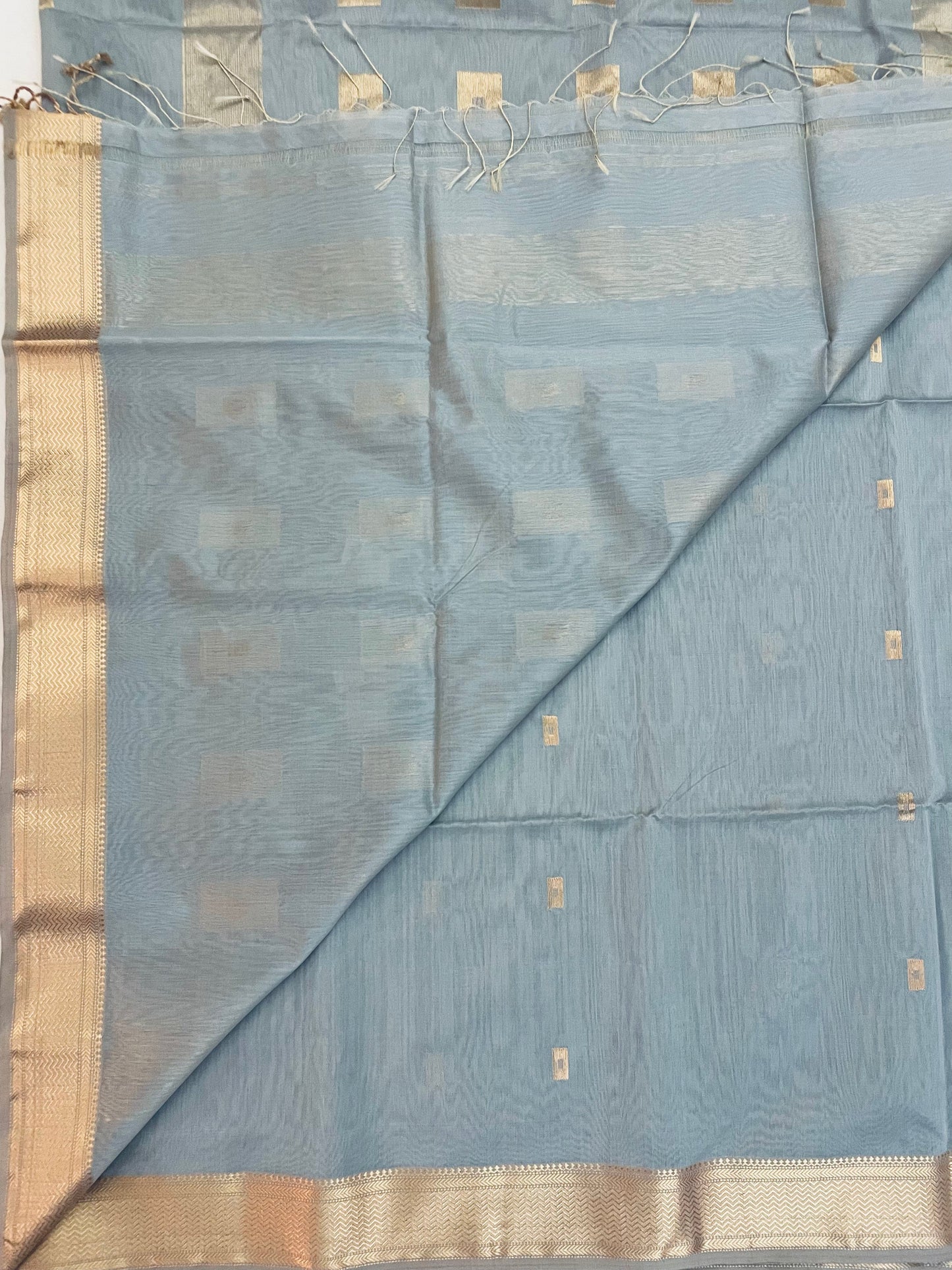 Grey Maheshwari Pure Silk Handloom Saree with Metal Zari